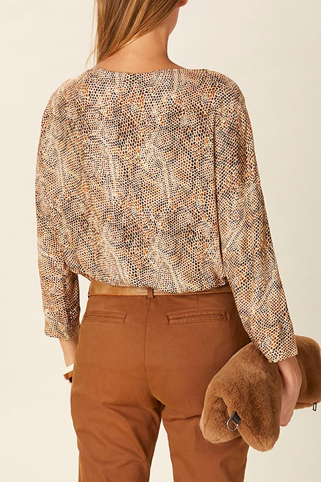 BOAT NECK POPOVER SHIRT BROWN 3