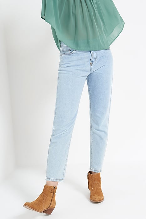 JEAN BOYFIT BLEACHED CROPPED BLEACH 4