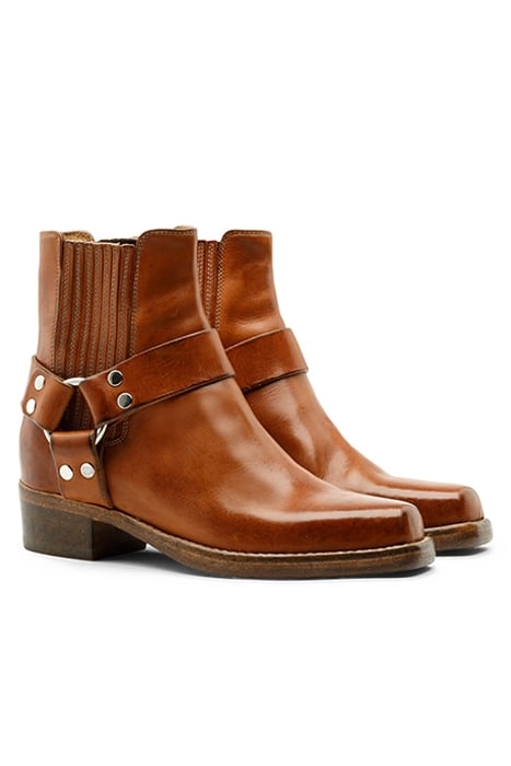 SHORTST CAVALRY BOOT WORN CARAMEL 2
