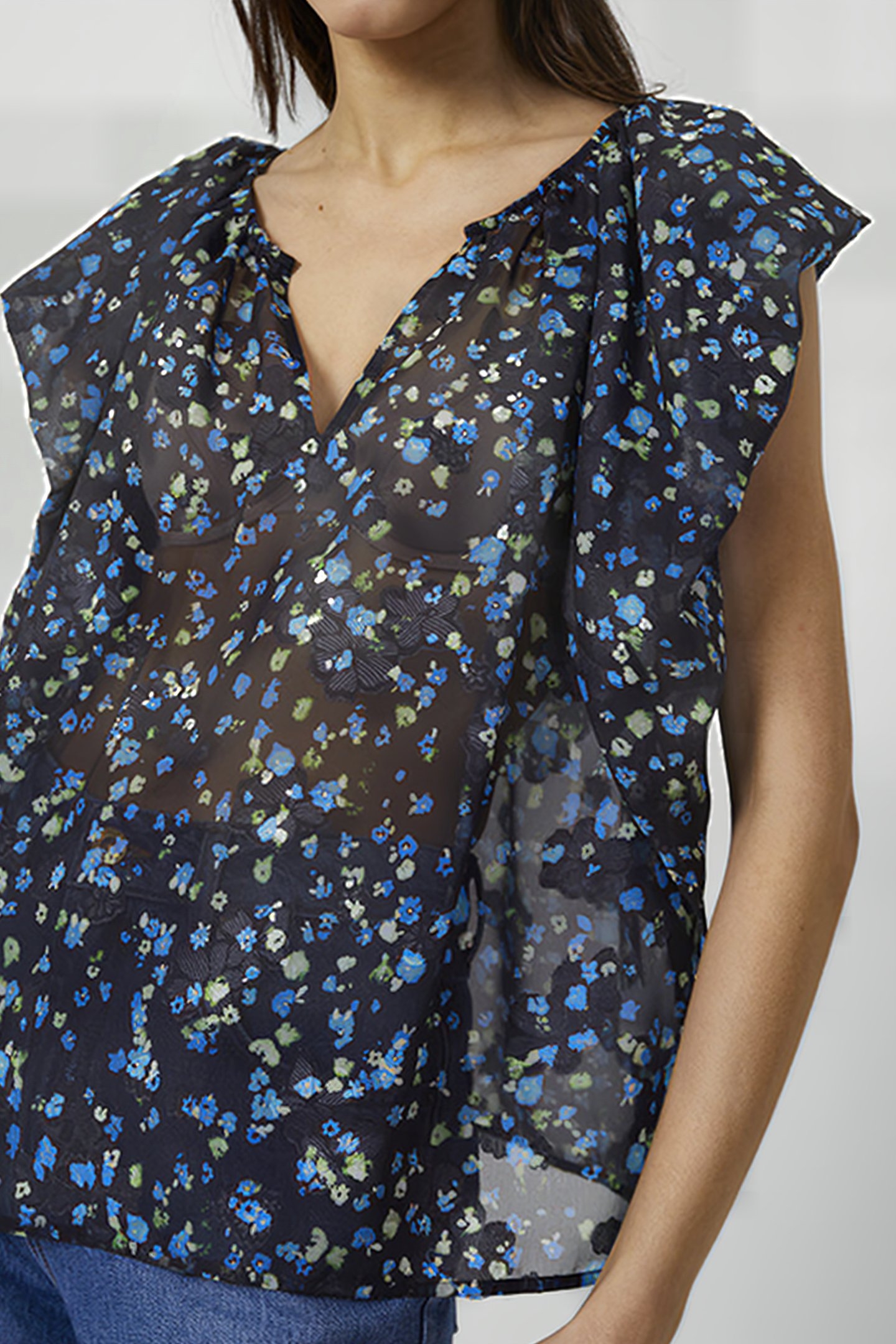 FERNA BELLA V-NECK BLOUSE BLACK MULTI 4