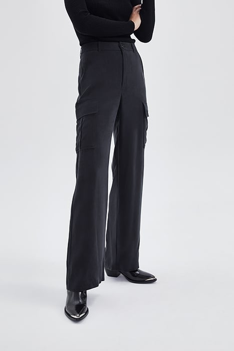 BLACK LYOCELL® HIGH-WAIST CARGO TROUSERS 1