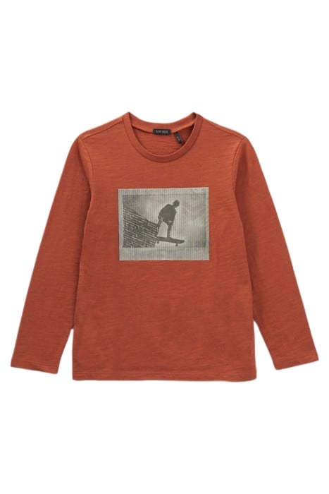 BOYS’ RED SKATEBOARDER RUBBER LENTICULAR IMAGE T-SHIRT 1