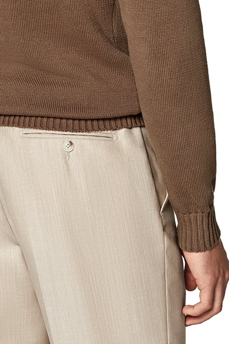 MID BROWN CREWNECK 8