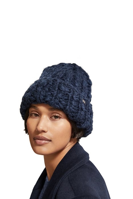 CHUNKY KNIT BEANIE NIGHT 3