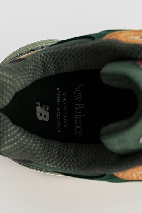 M990WG3 SNEAKERS IN TAN 8