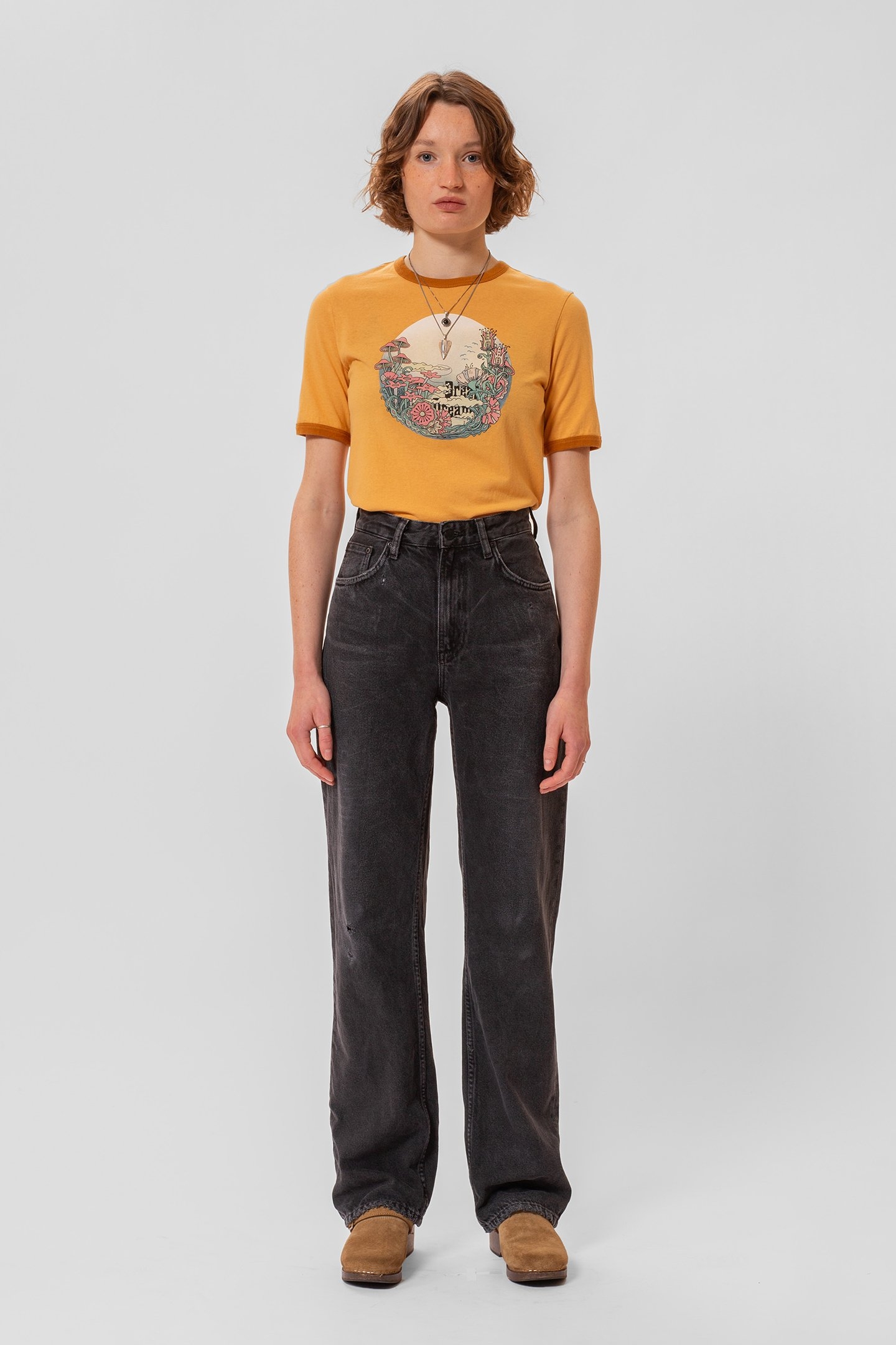 LOVA DREAMS T-SHIRT OCHRE 1