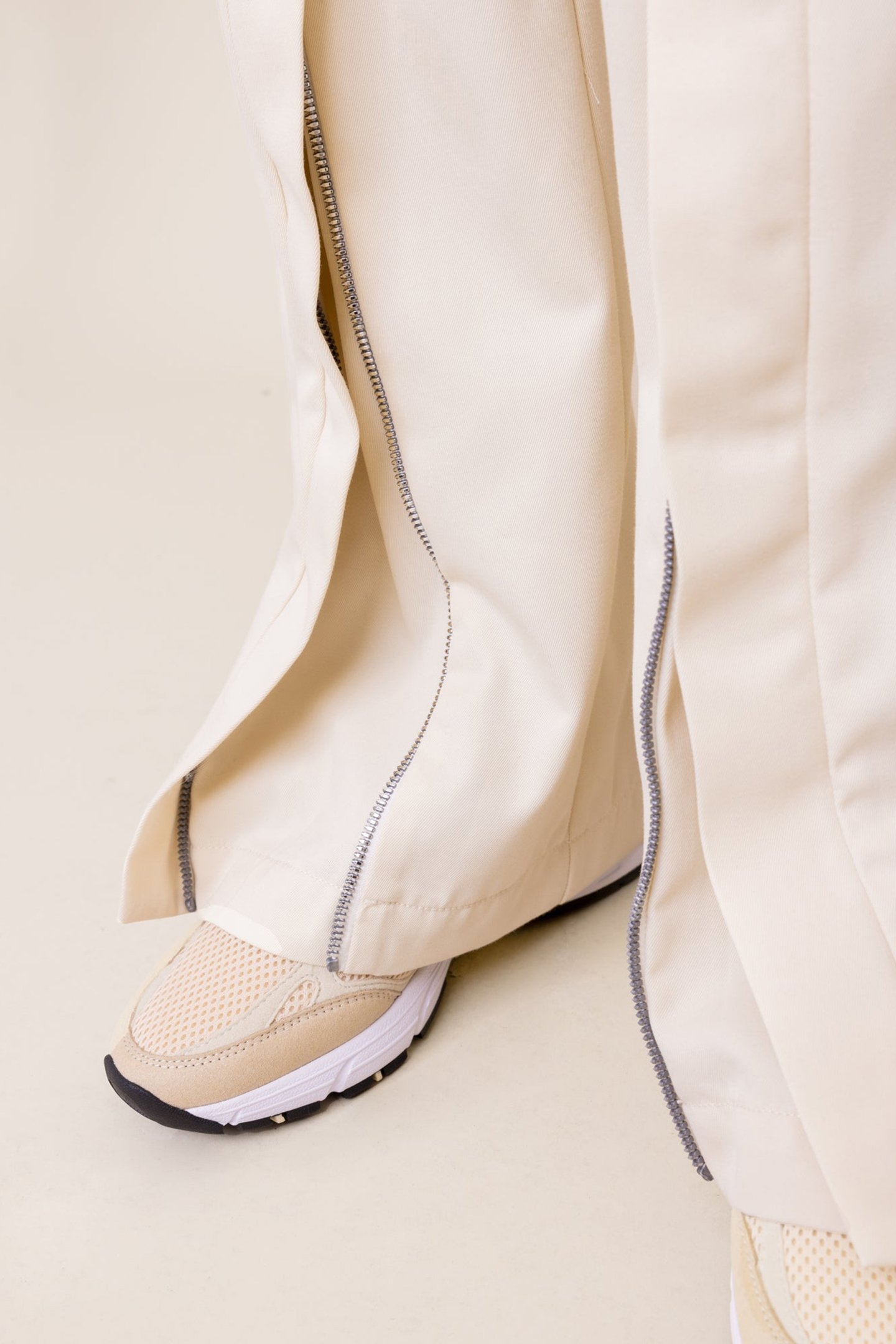 TWILL UTILITY ZIPPED PANT TURTLEDOVE 4