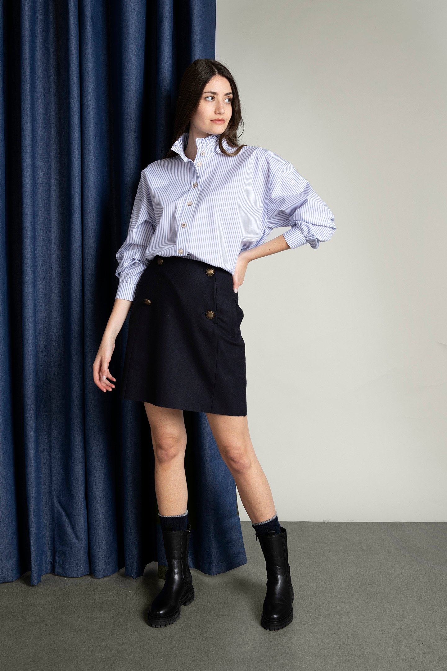 NAVY MINI SKIRT WITH BUTTONS 1