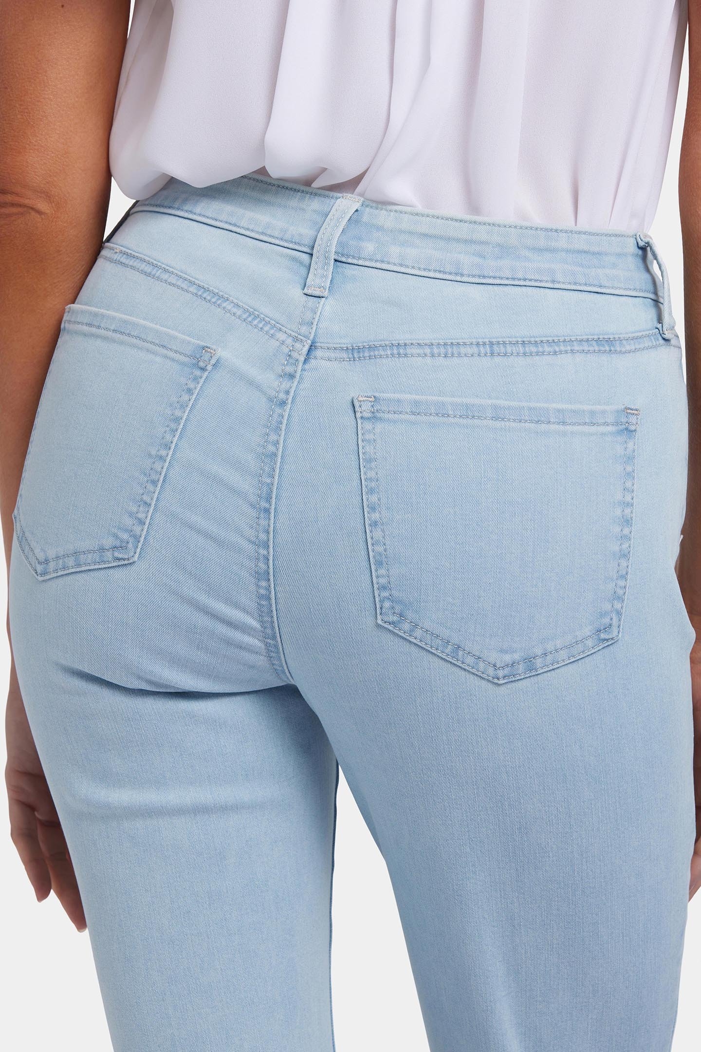 CHLOE CAPRI CLEAR WATER 5
