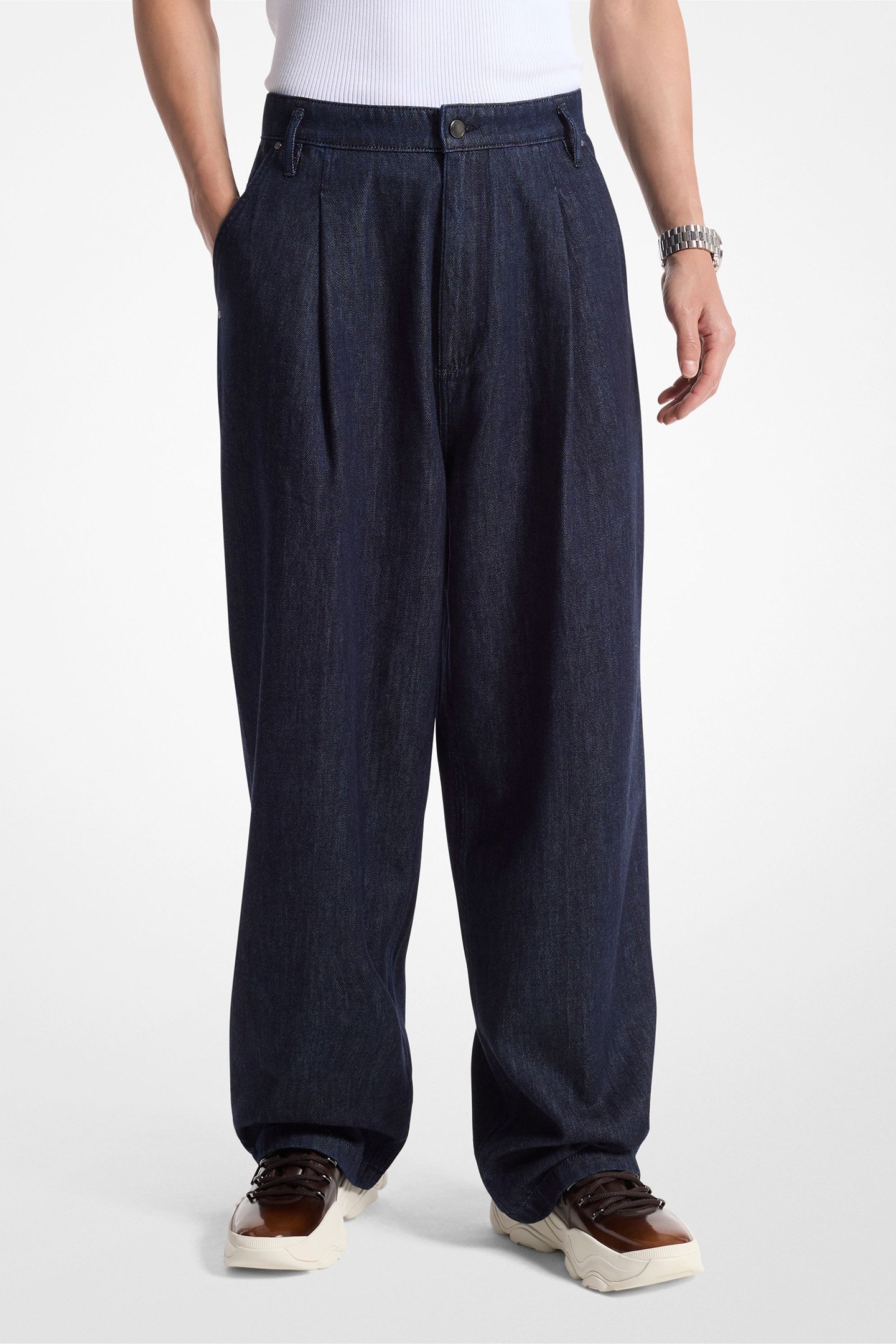 PLEATED WIDE LEG JEAN IN NAVY 1