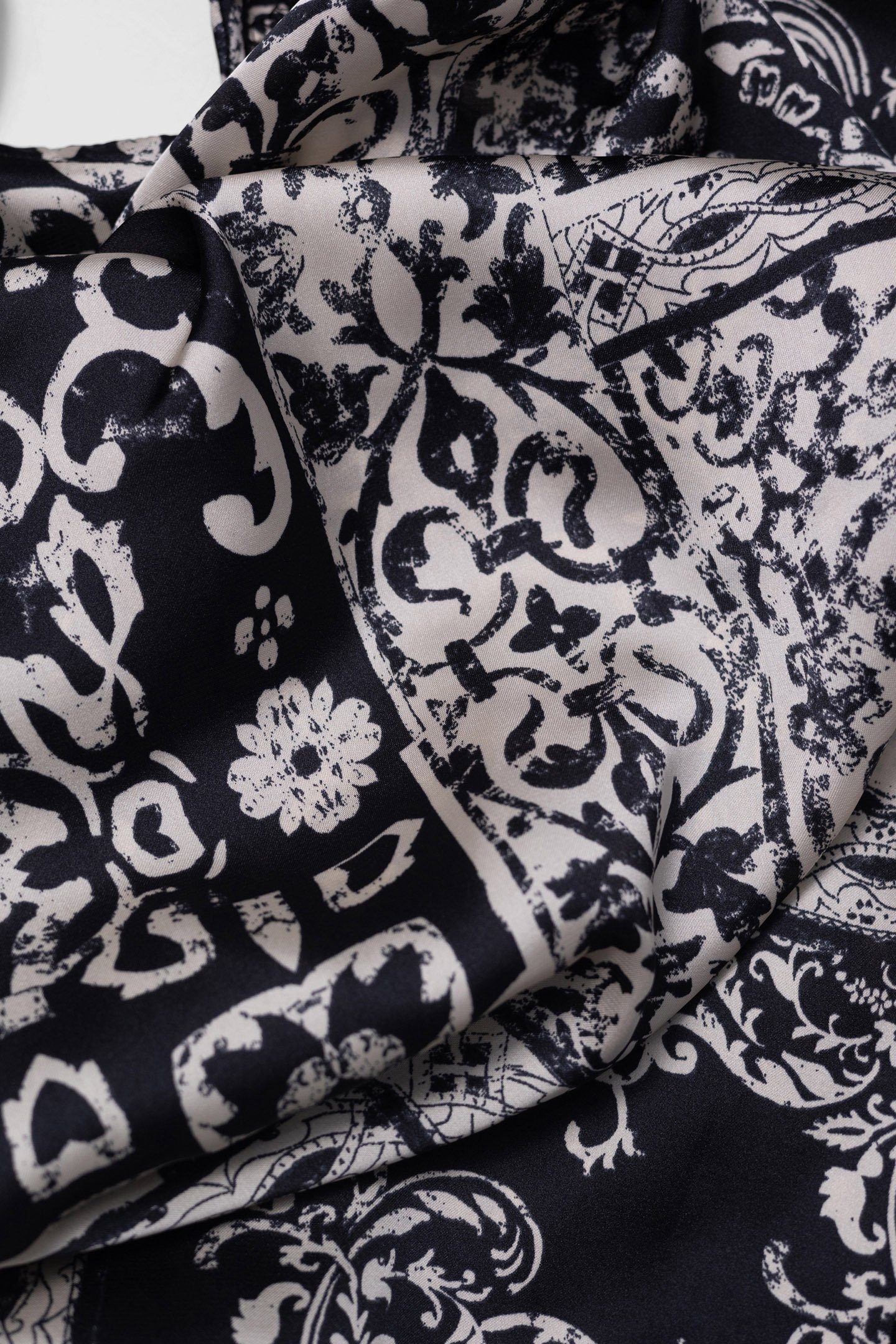 BLACK PATCHWORK SCARF BLOUSE 5