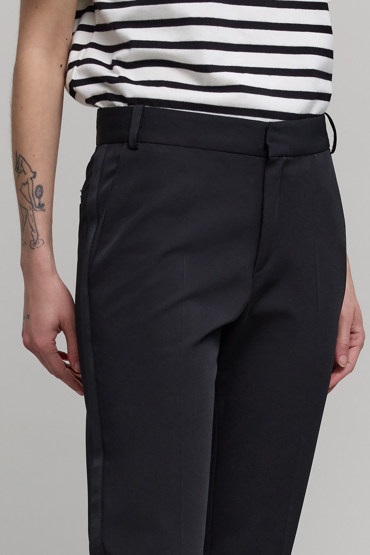 BLACK STRAIGHT-LEG PANTS 6