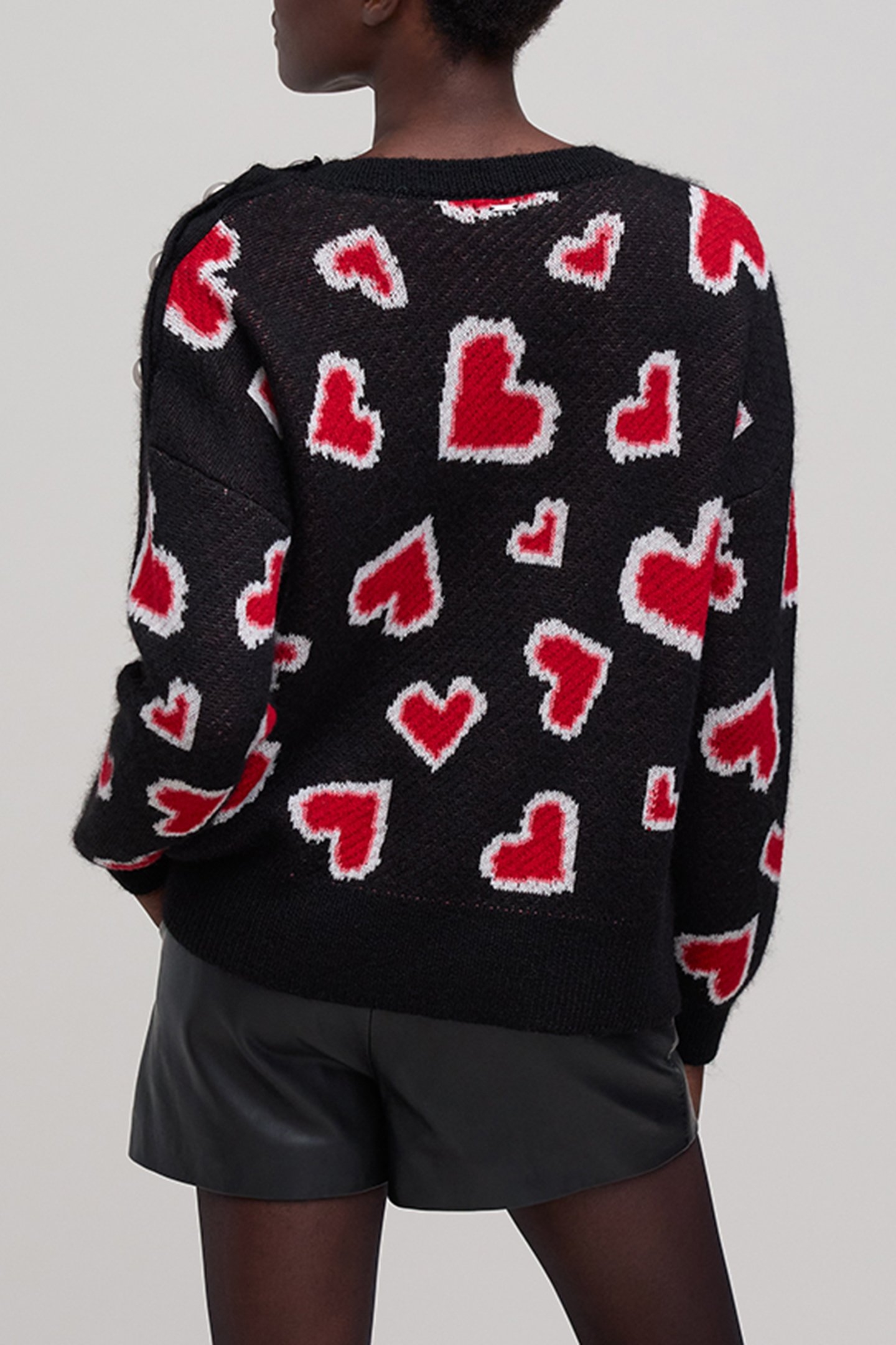 BLACK HEART JACQUARD SWEATER 2