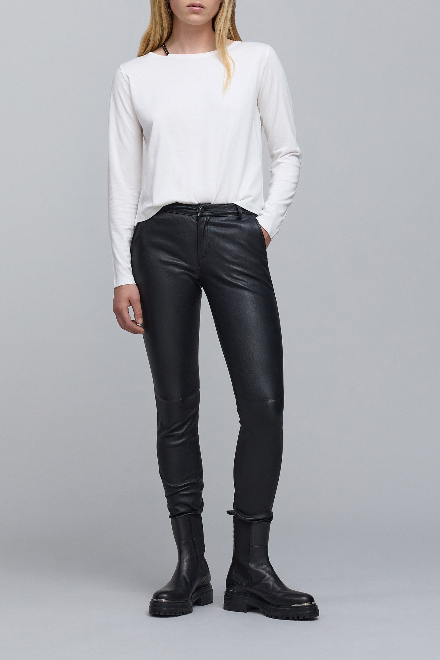 OFF-WHITE CHAIN NECK T-SHIRT 3