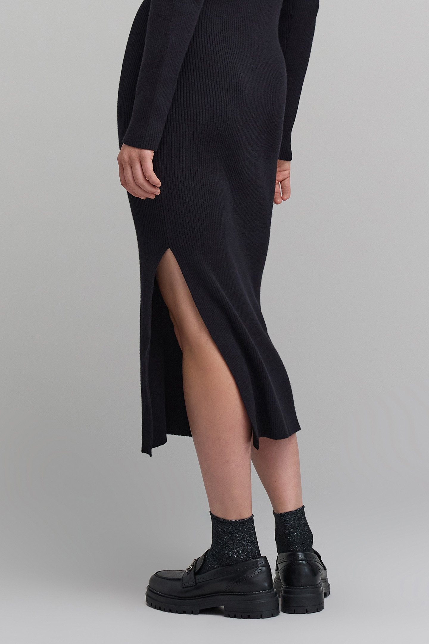 LONG BLACK RIBBED KNIT TUBE DRESS 5
