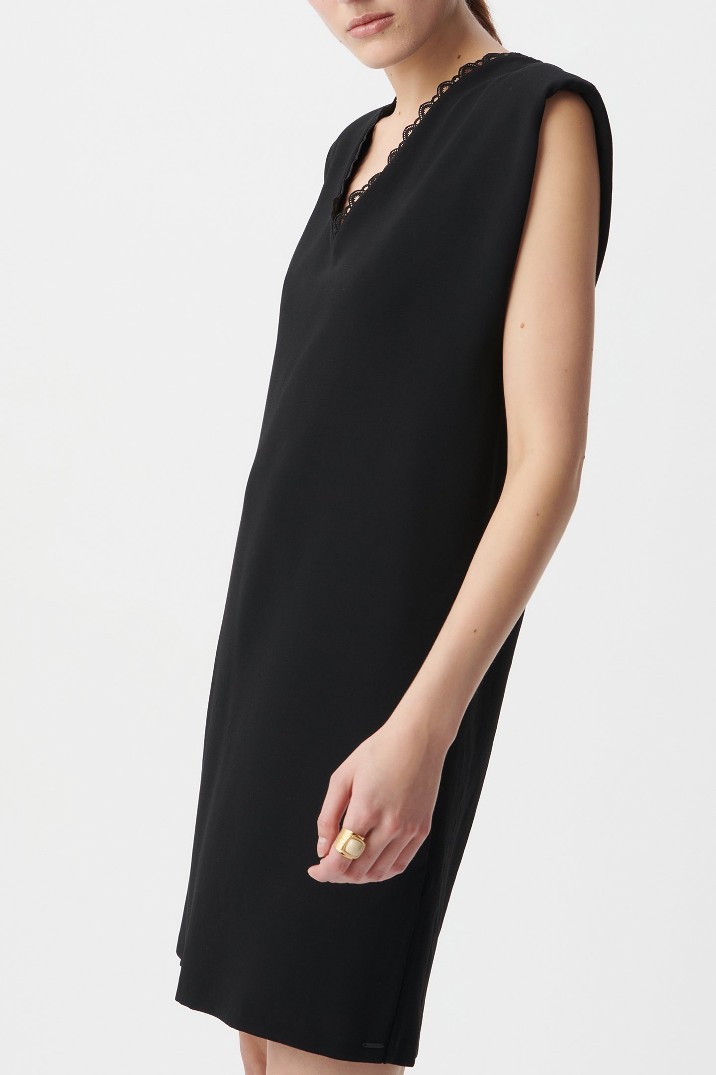 BLACK DRESS WITH V-NECK LACE MOTIF ON FRONT AND BACK 5