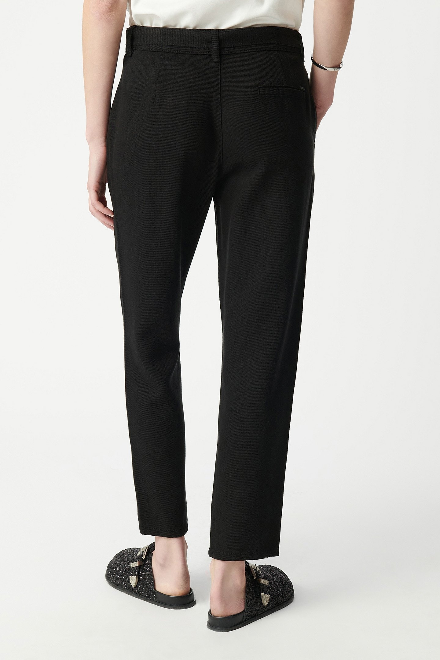 BELTED BLACK BAGGY JEANS IN LYOCELL® WOMEN 2