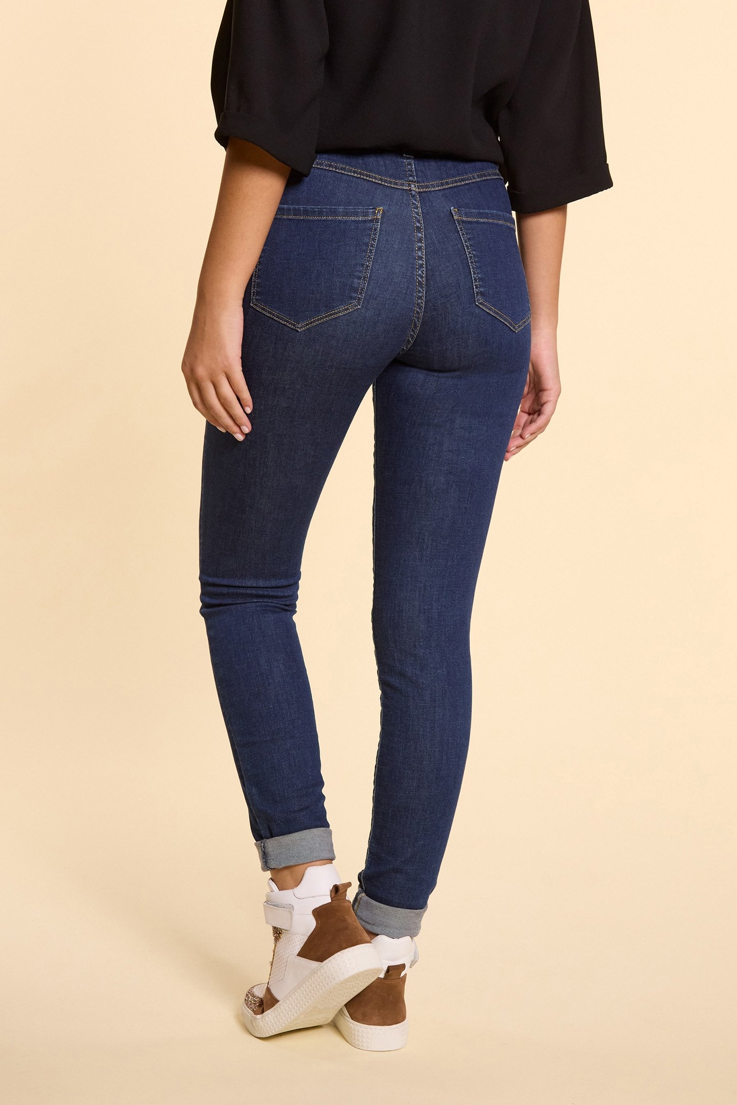 BLUE SLIM JEANS 2
