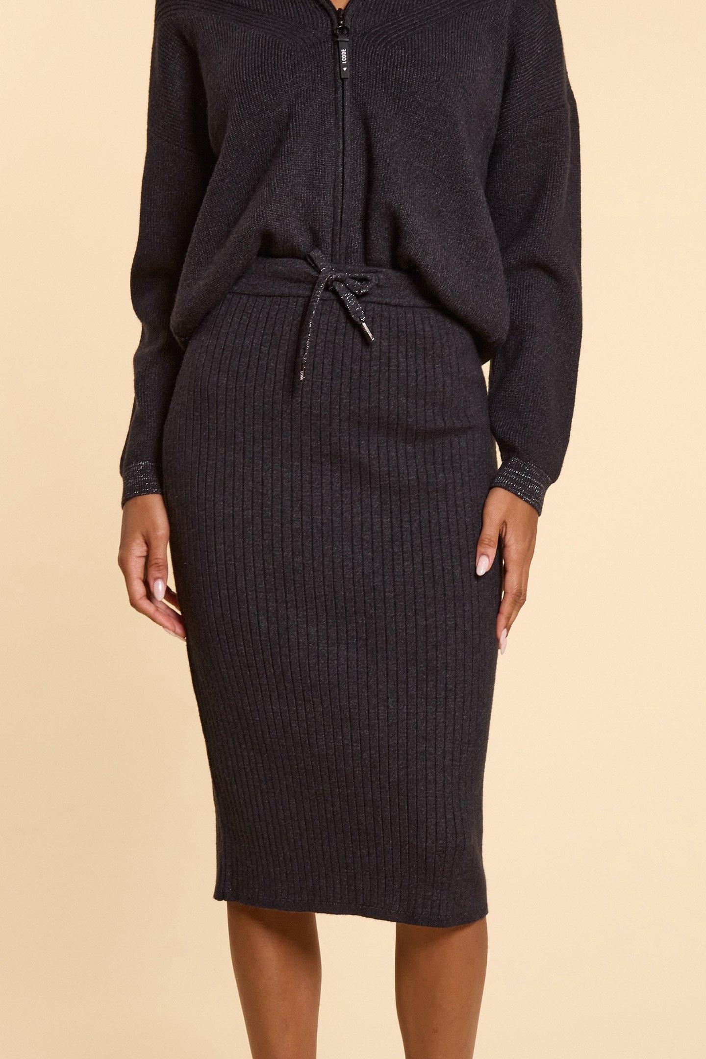 CHARCOAL RIBBED KNIT SKIRT 1