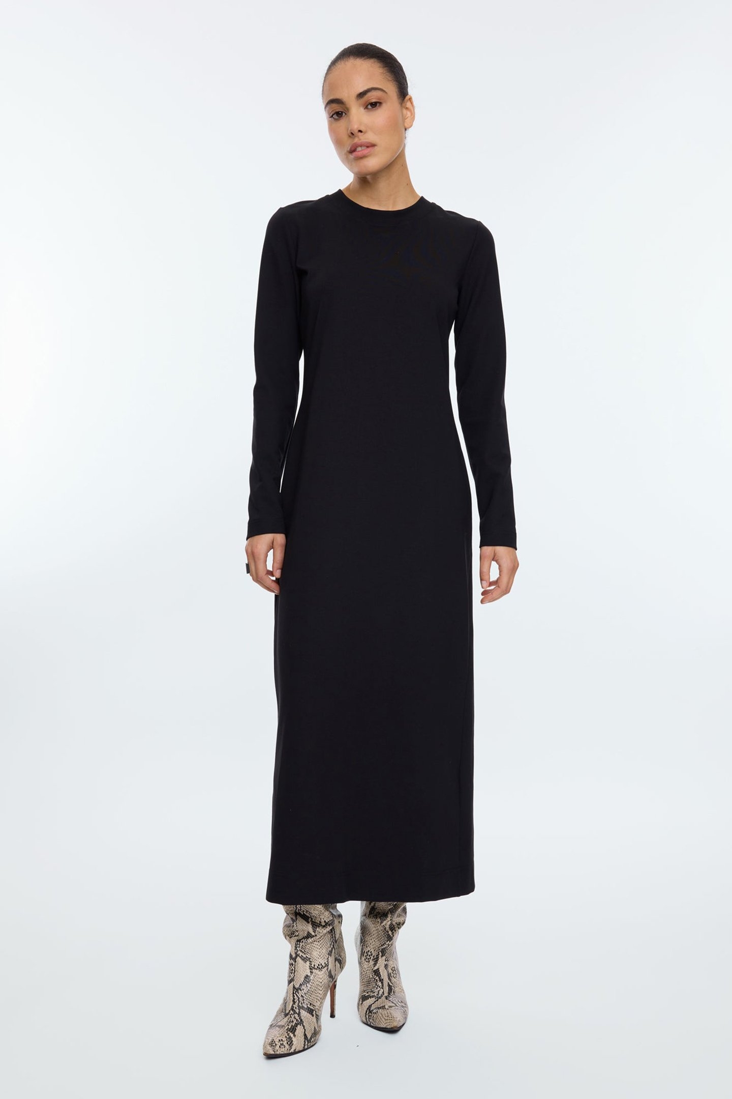 T-DRESS CORE BLACK 1