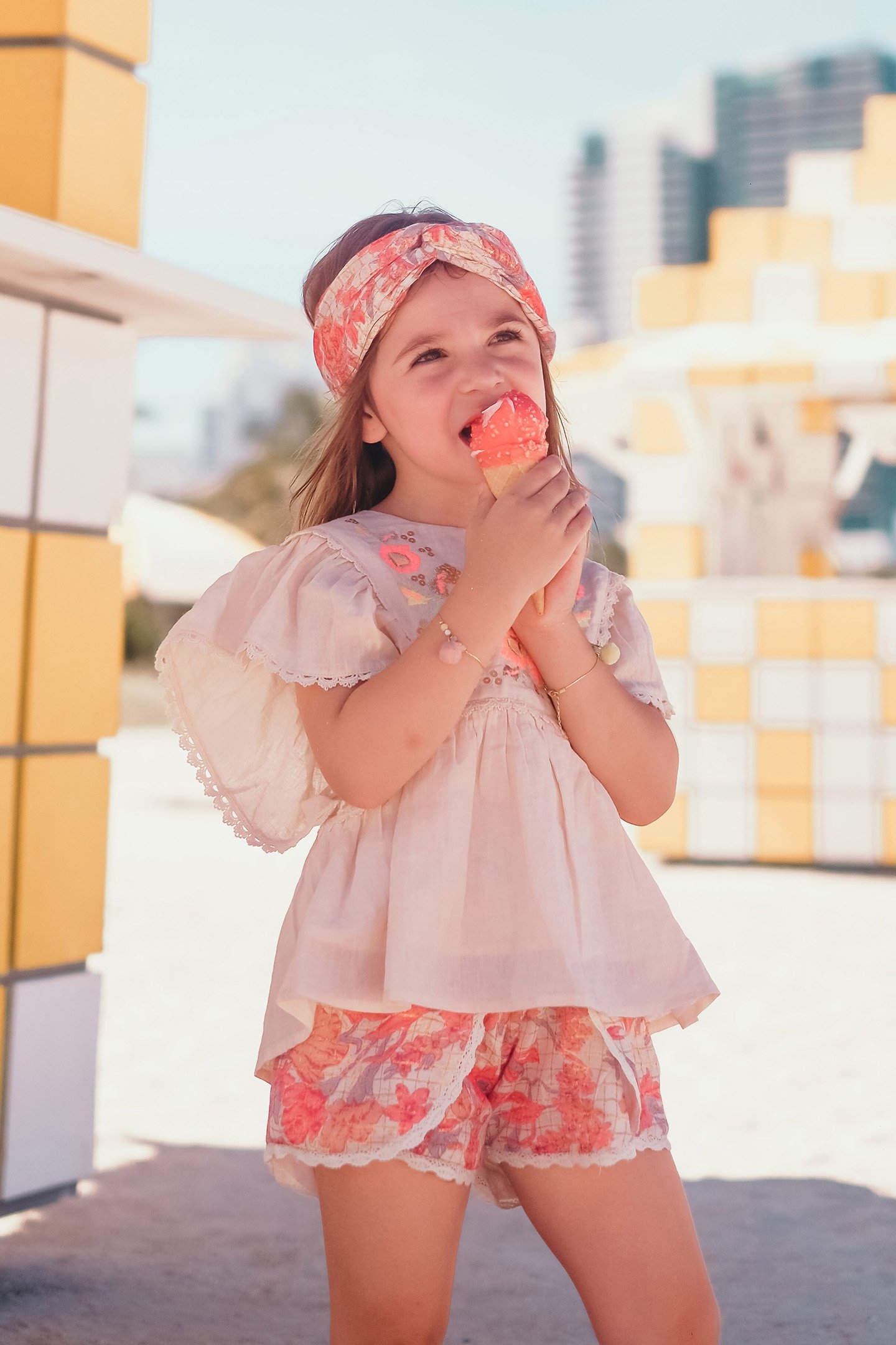 SHORTS VELINDA PINK FLOWERS 1