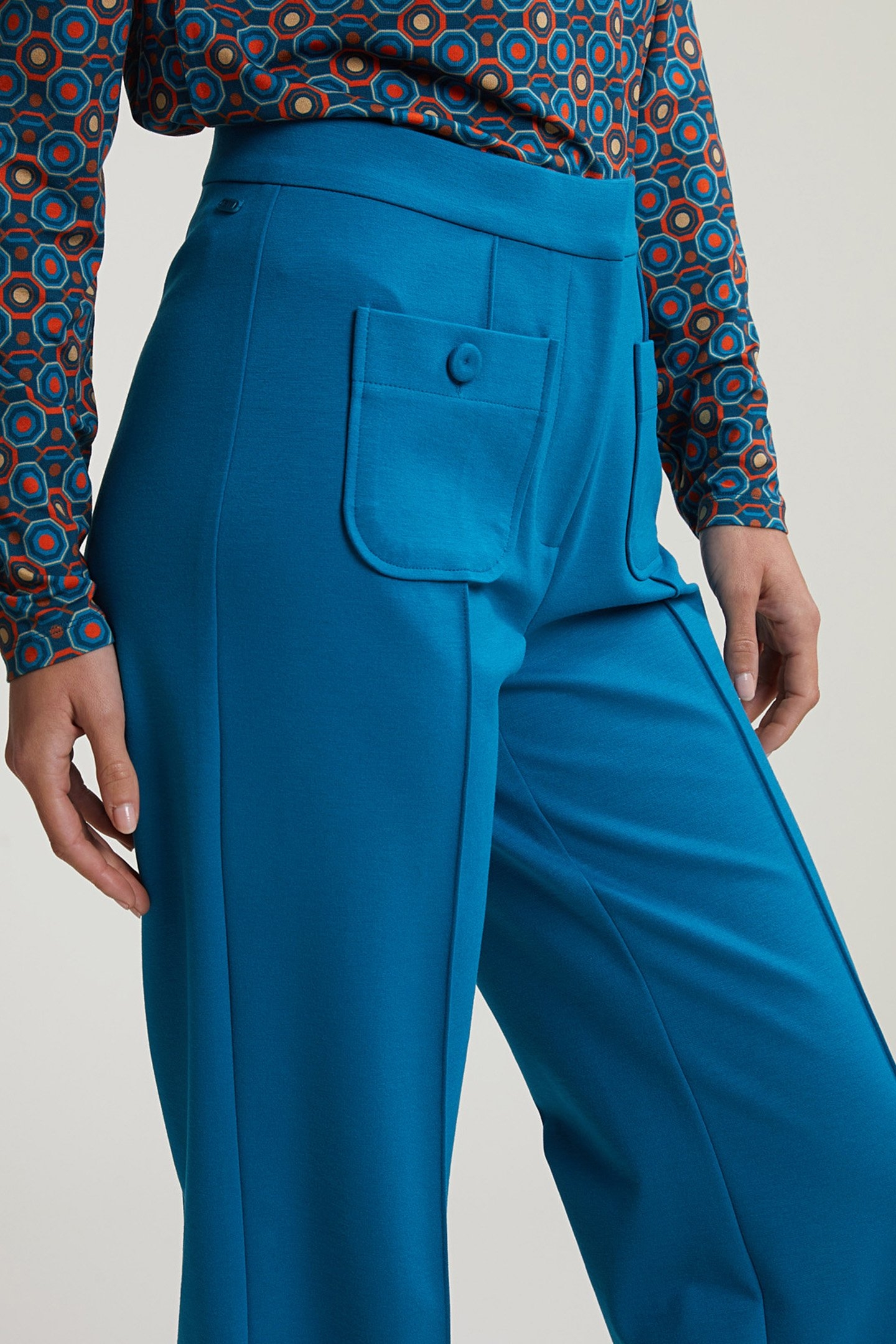 BLUE PANTS 2 APPLIED POCKETS 4