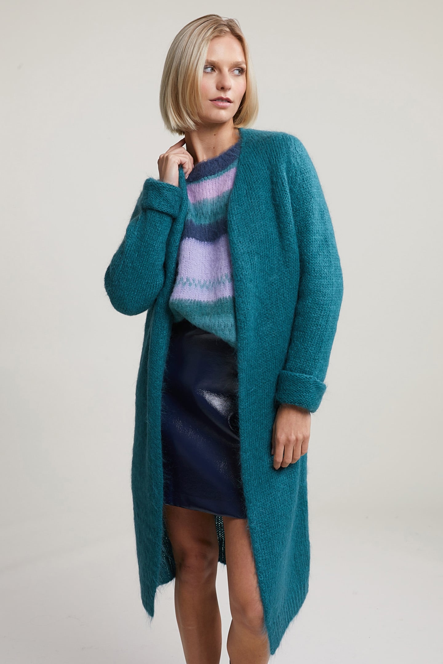 GREEN V-NECK CARDIGAN LONG SLEEVES 1