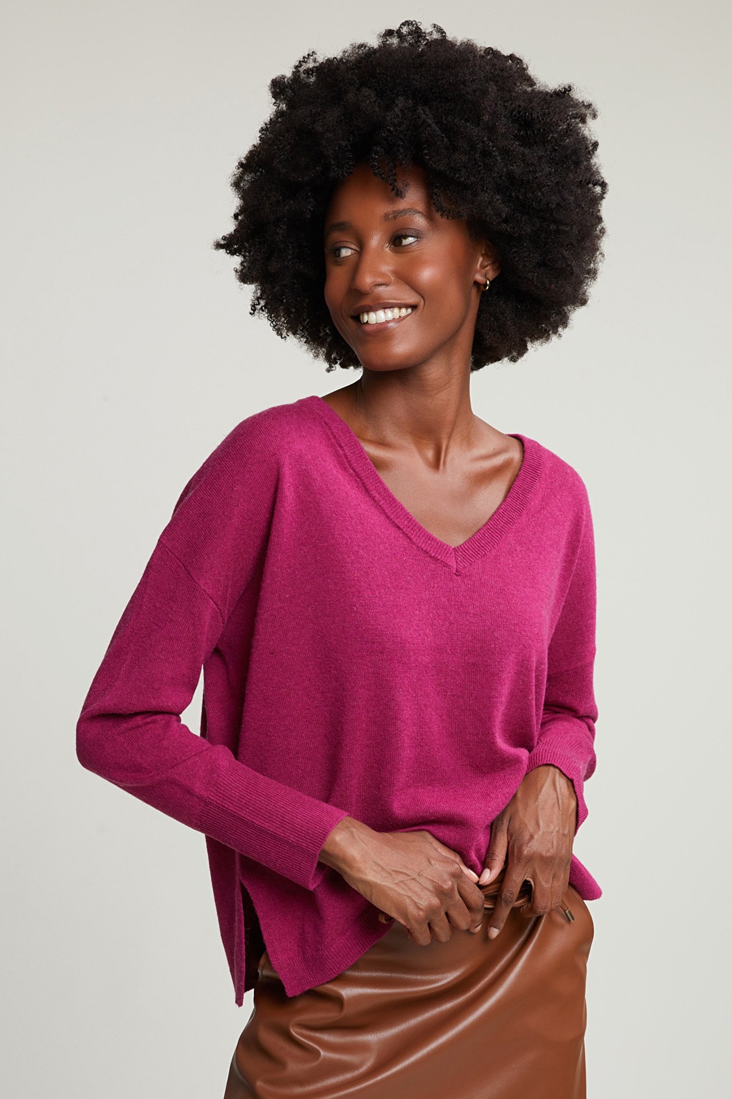 MAGENTA BASIC V-NECK SWEATER LONG SLEEVES 1