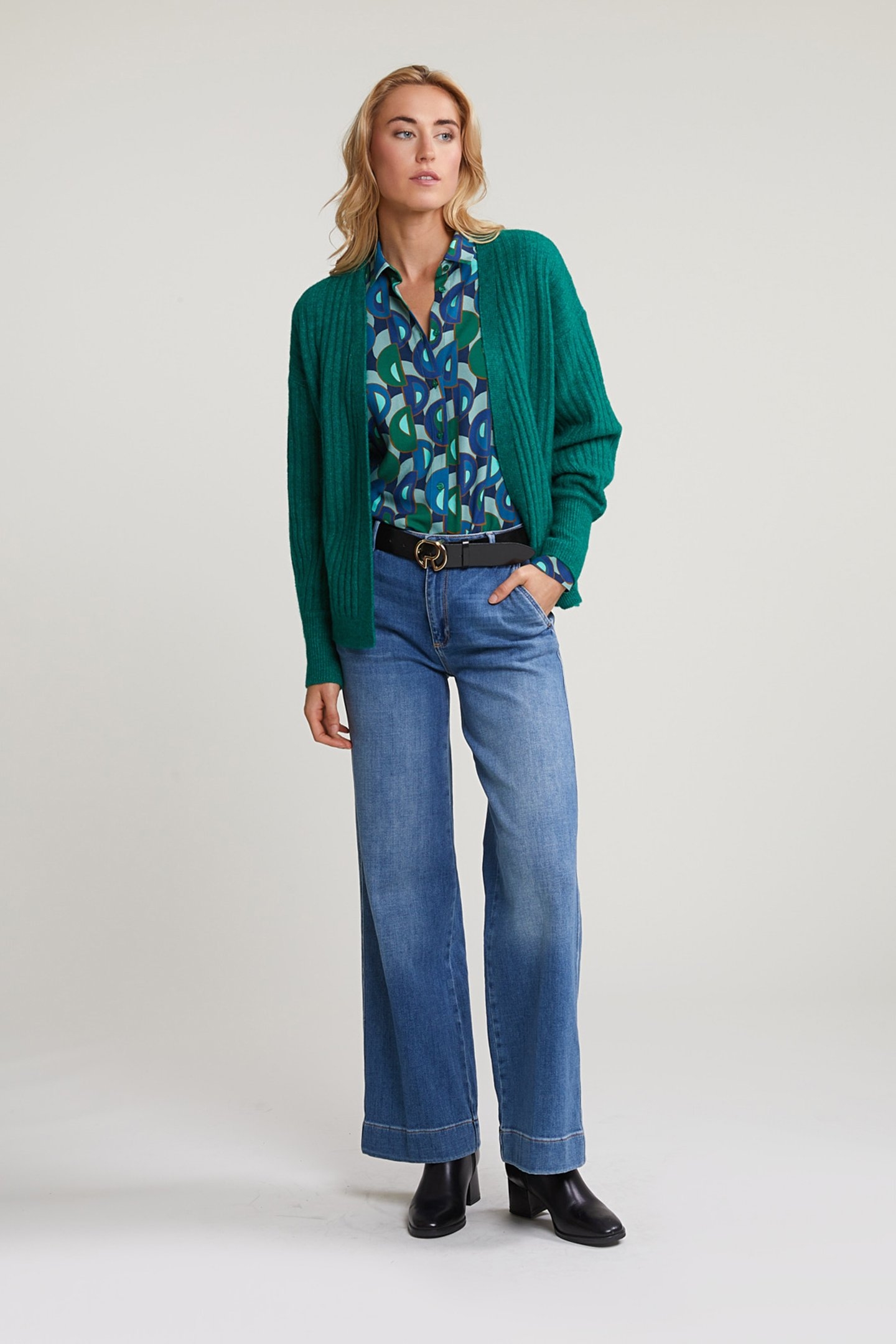 GREEN WOOLEN V-NECK CARDIGAN 3