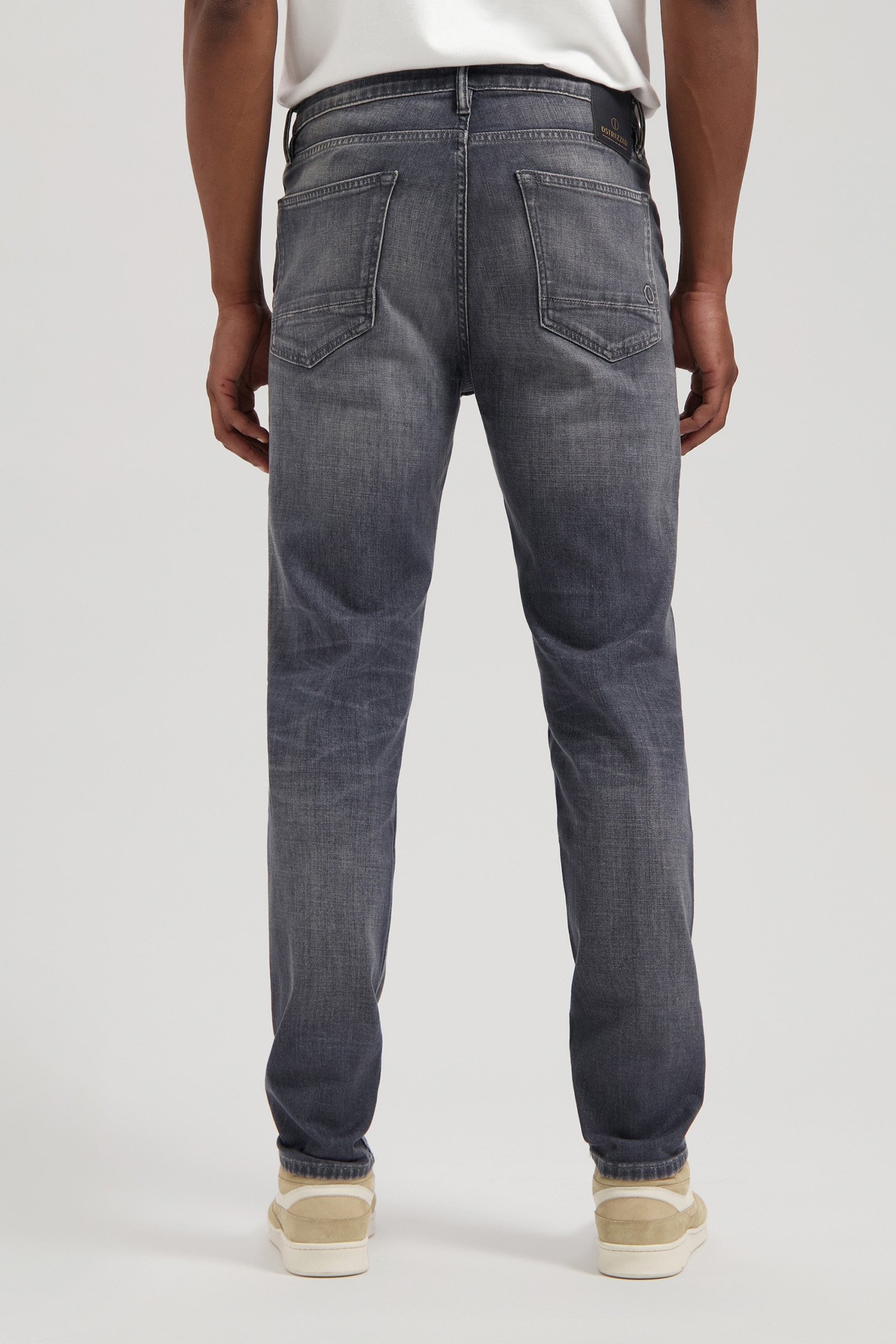 DS_SIR B ON THE ROCKS ON THE ROCKS 2