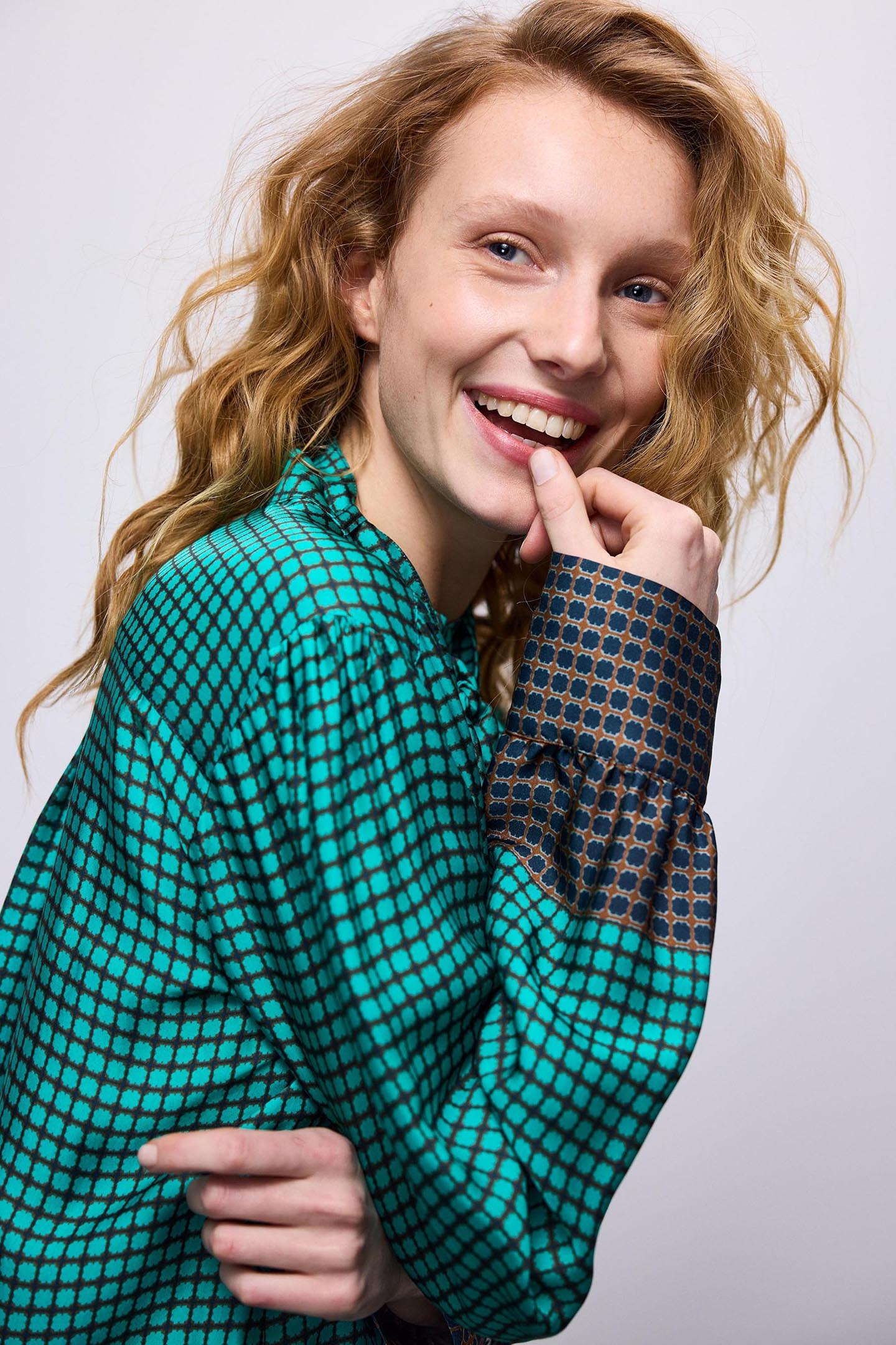 BLOUSE BORDER PRINT PEACOCK 3