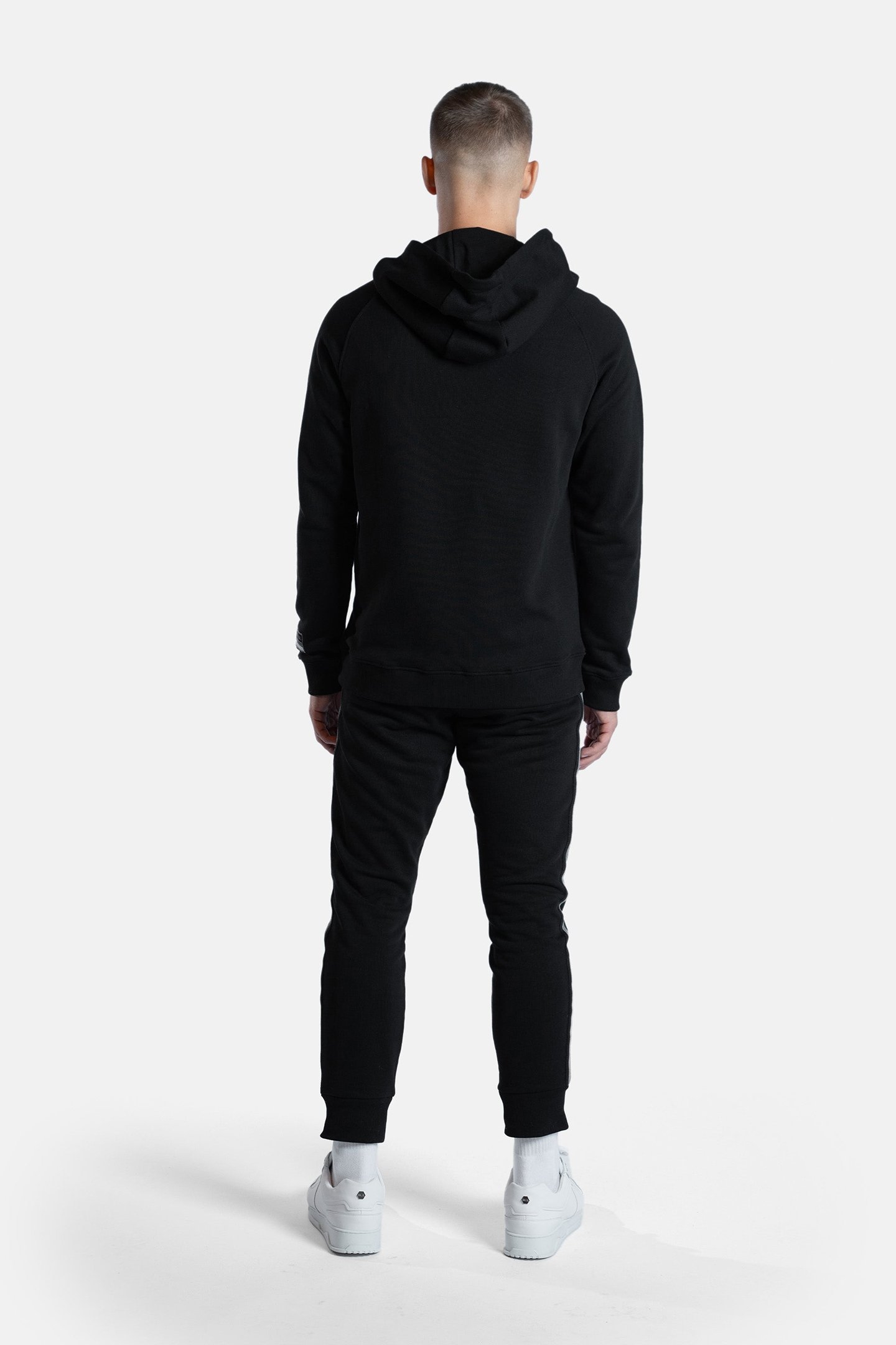 NFL X BALR. HOODIE JET BLACK 3