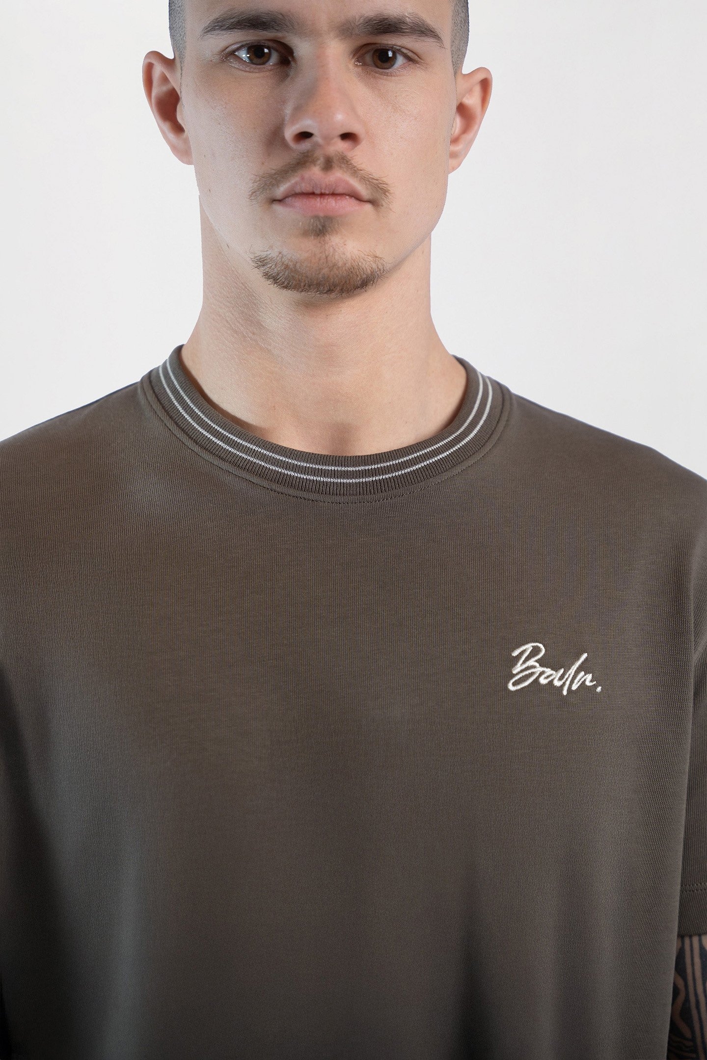 TAPE SCRIPT T-SHIRT TARMAC GREY 6