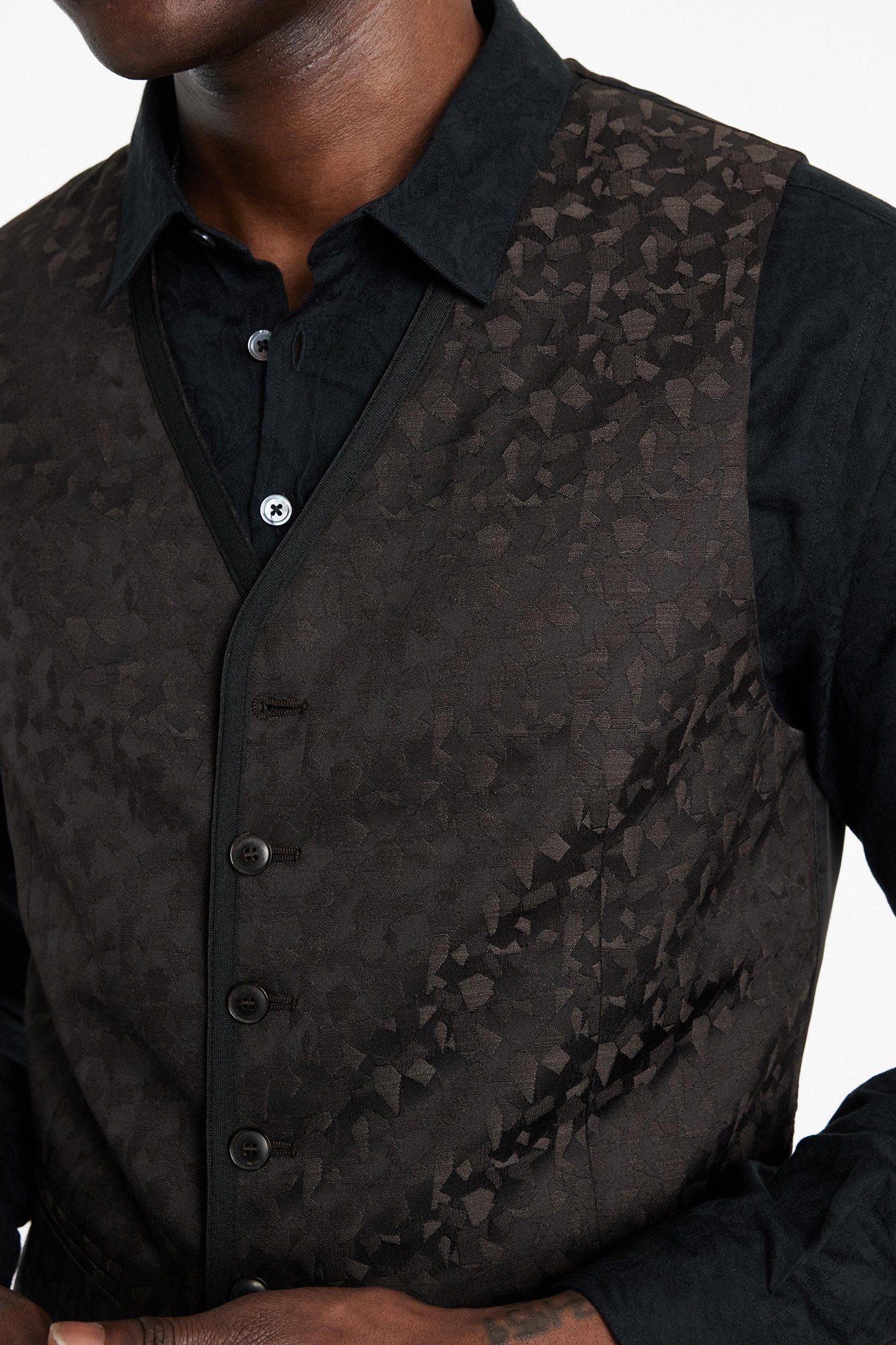 BUTTON FRONT CLOSURE VESTWITH SATIN TAPE EBONY 3