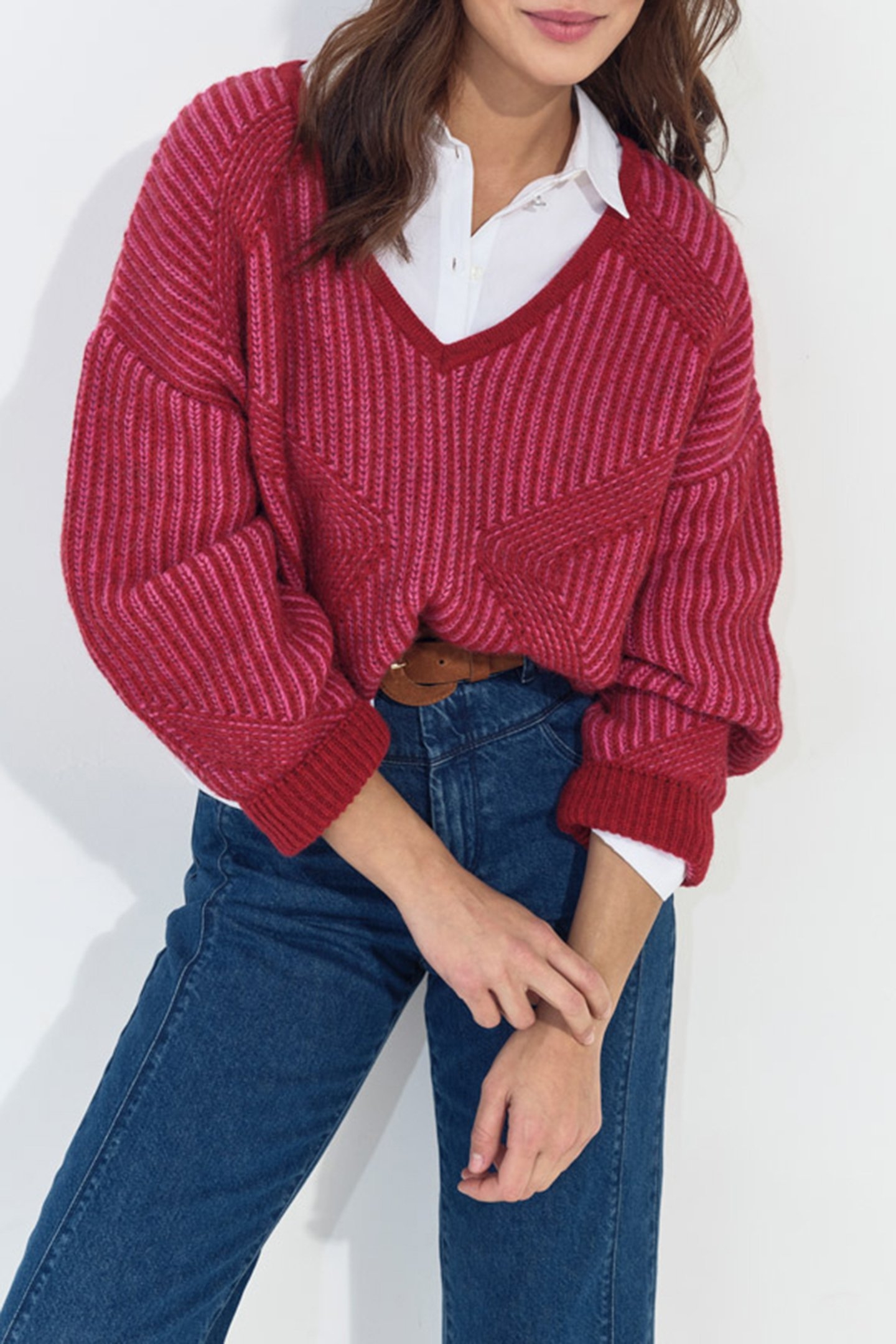 THORY - RED V-NECK SWEATER IN TWO-TONE RIBBED KNIT 1