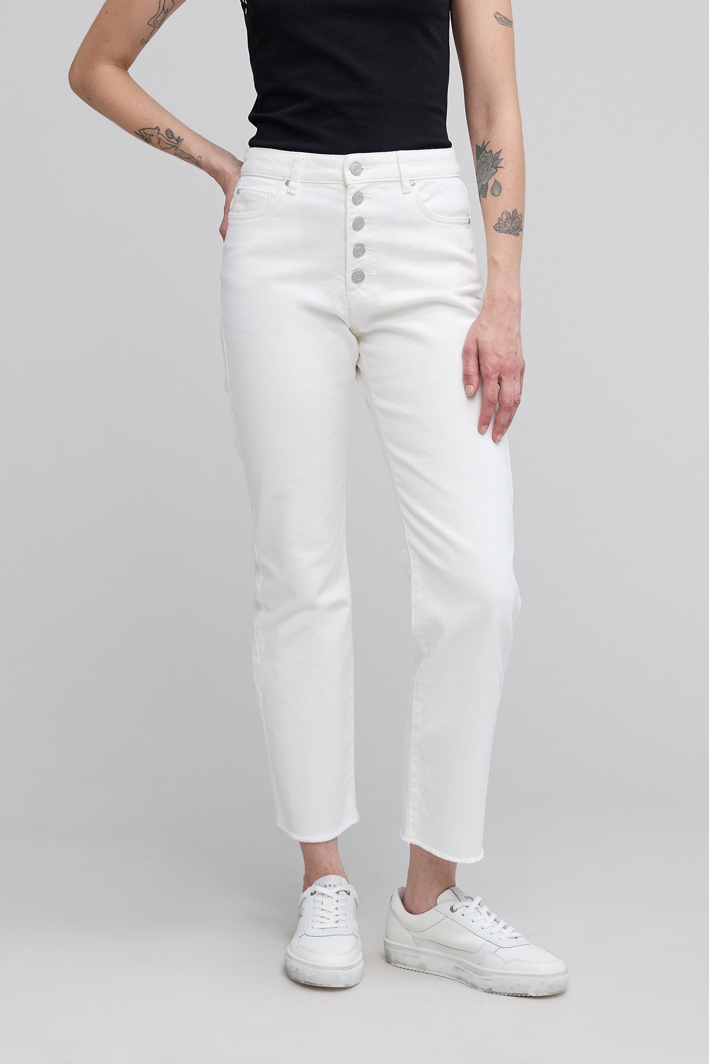IVORY STRAIGHT BUTTONED JEANS WITH FRINGED BOTTOM 1