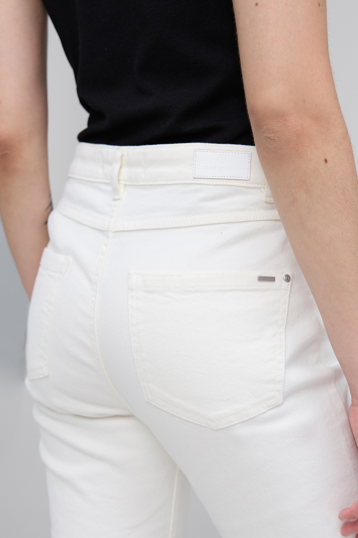 IVORY STRAIGHT BUTTONED JEANS WITH FRINGED BOTTOM 6