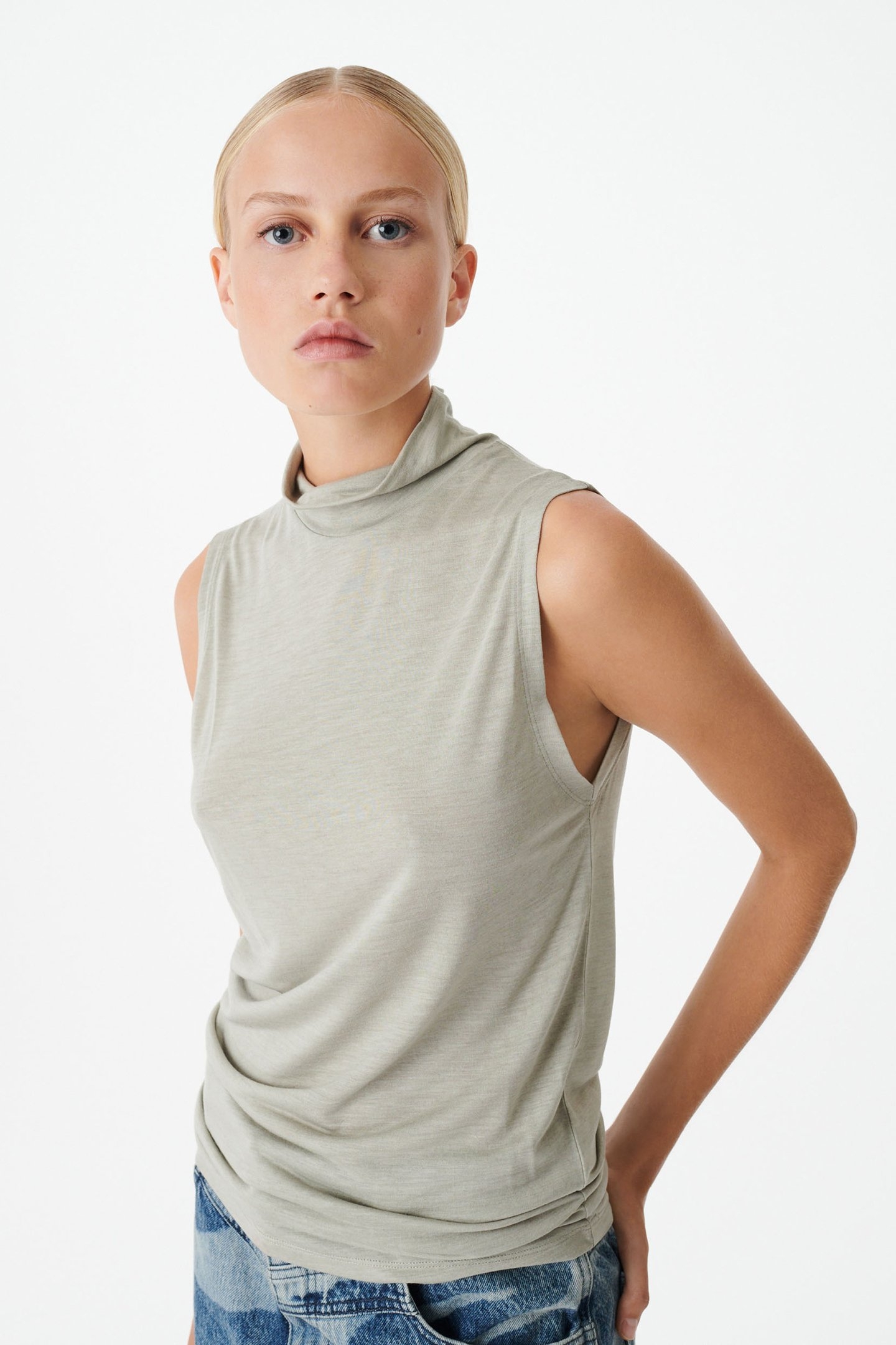 EKHI TANK TOP LIGHT GREY 1