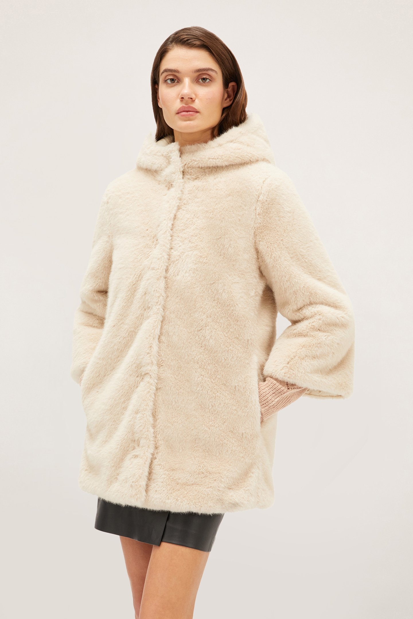 LONG TEDDY CAPE WITH HOOD BEIGE 1