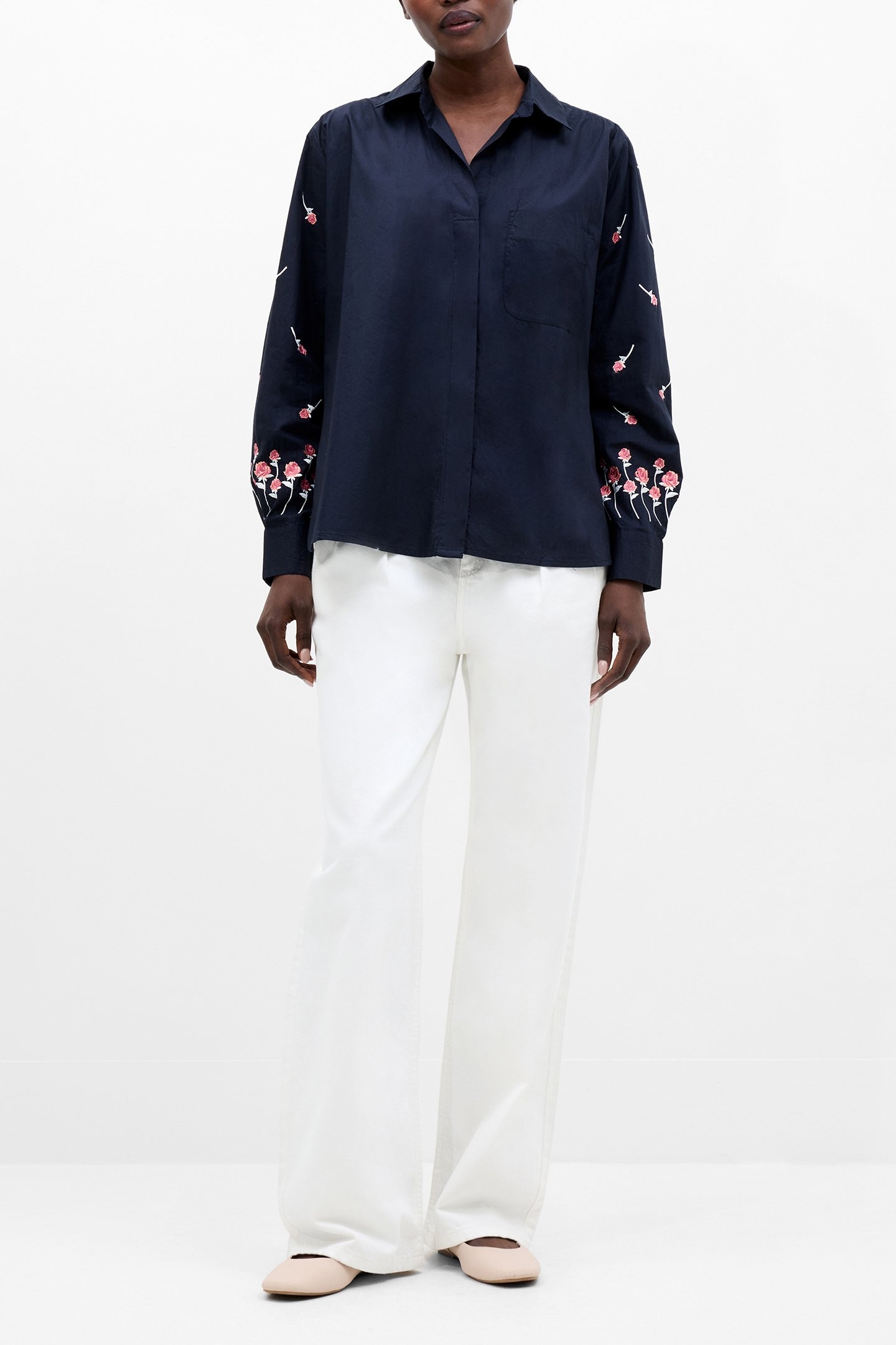 EMB DETAIL SHIRT DK NAVY/CAYENNE 1