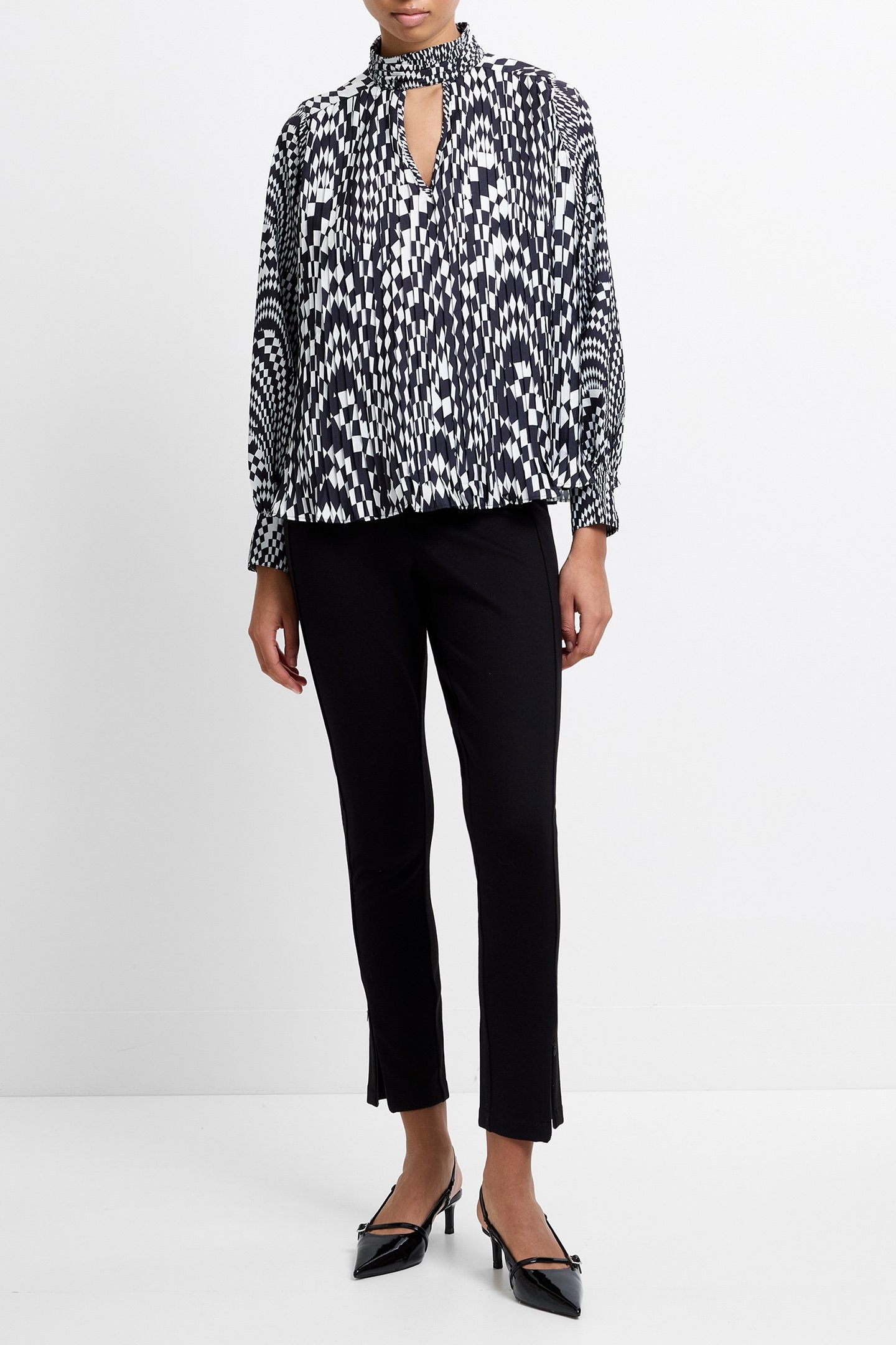 FERN PLEATED TOP CLASSIC CREAM/BLKOUT 3