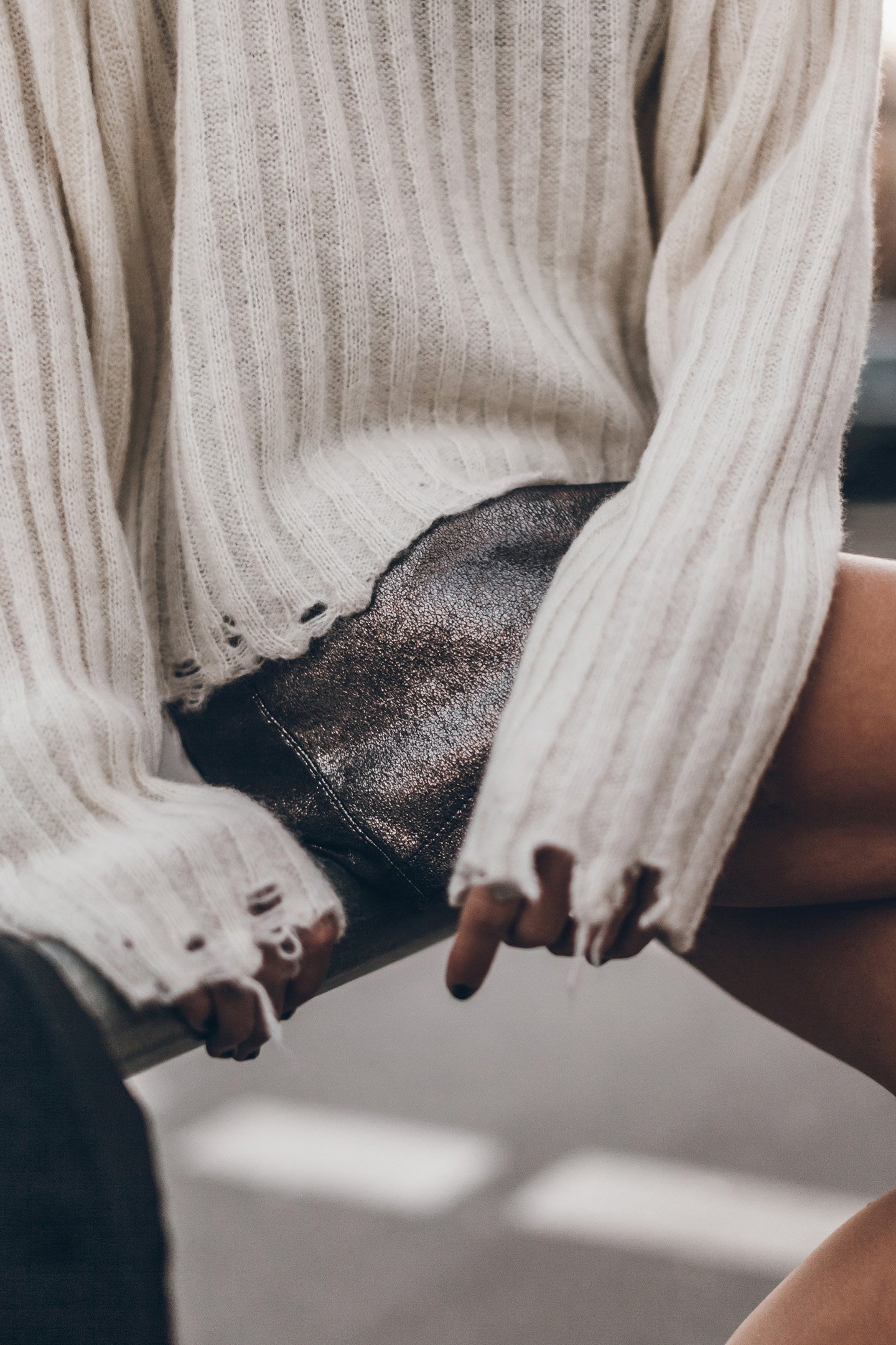 THE OFF WHITE DESTROYED KNITTED SWEATER 2