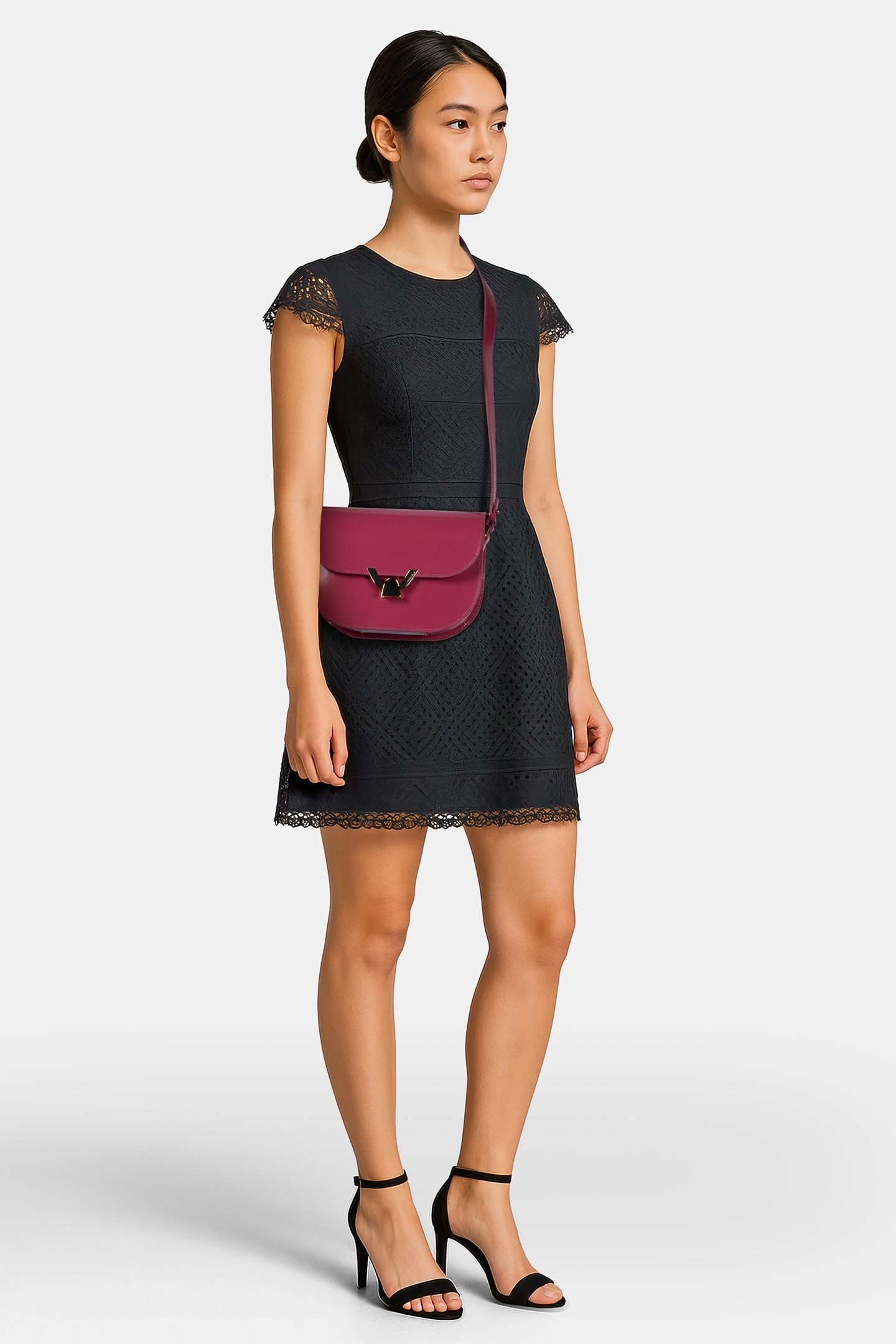 CROSS BODY BAG IN GRAINED LEATHER 1