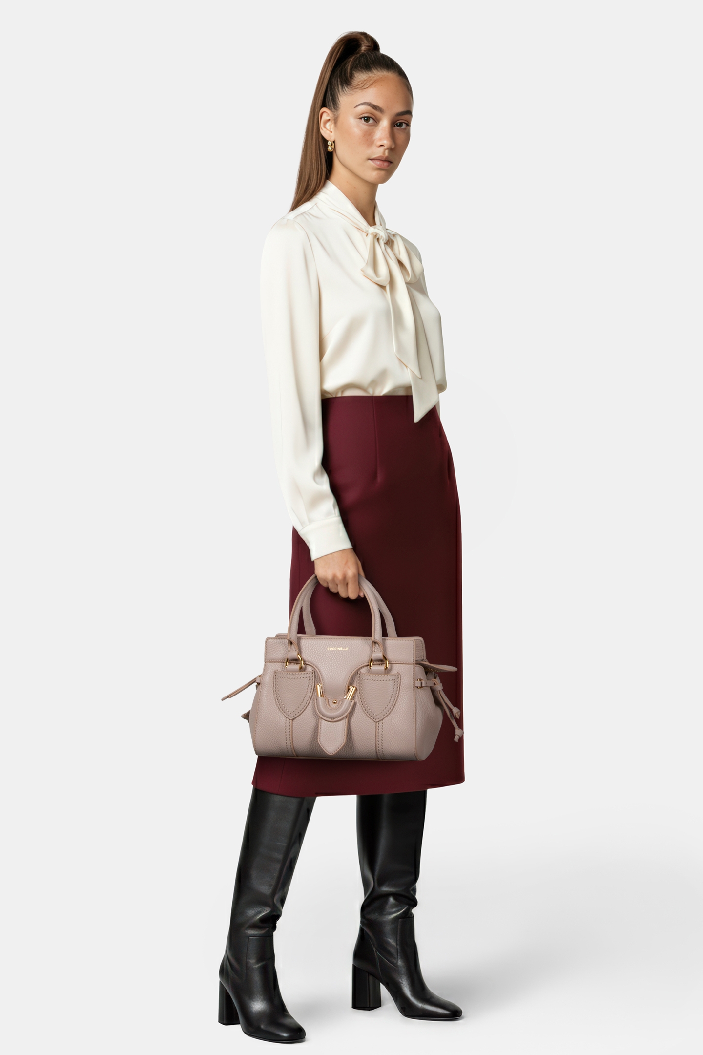 GRAINED LEATHER HANDBAG 1