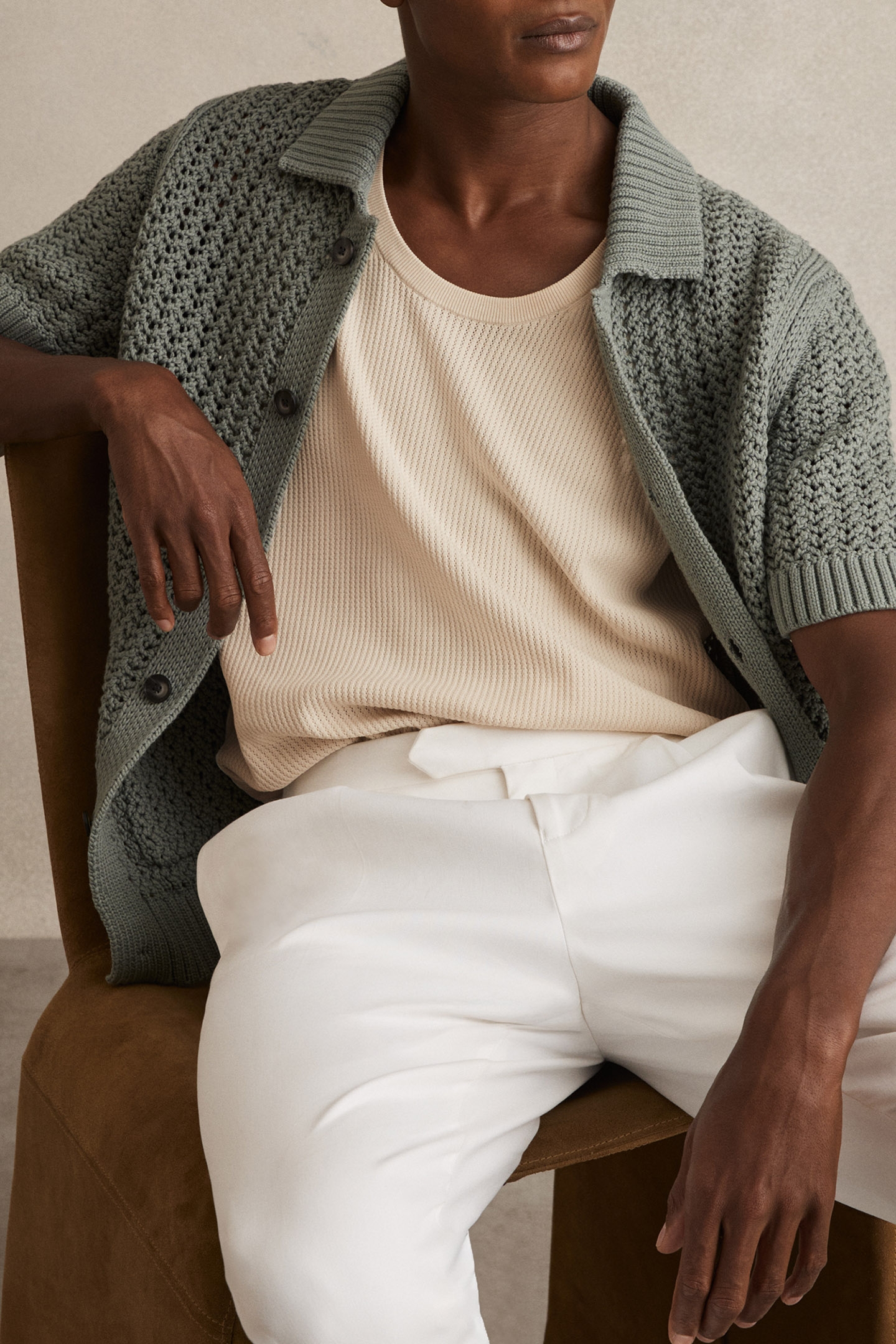 SLEEVELESS TEXTURED VEST OFF WHITE 4