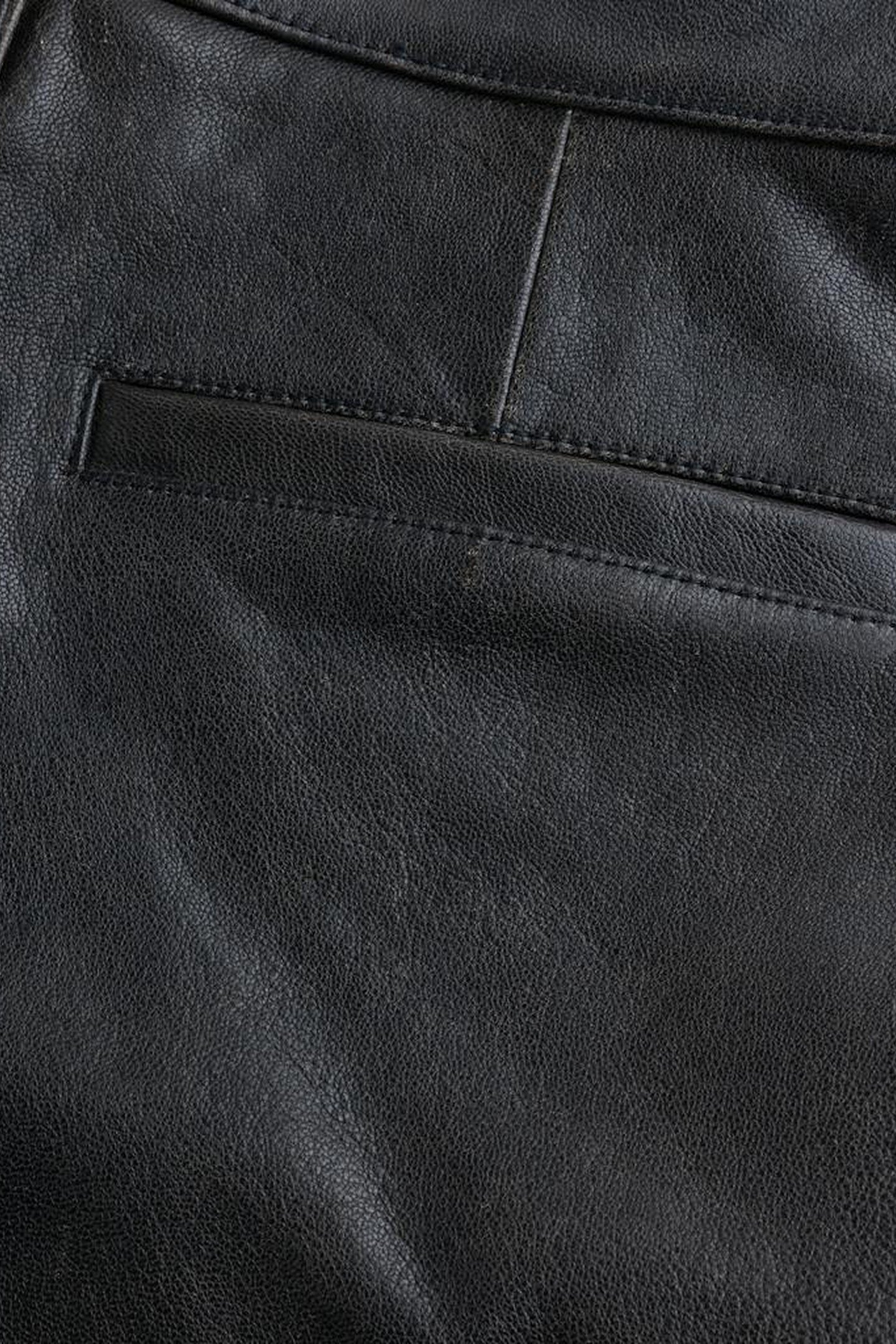 BERNER KÜHL – WORK SHORTS DISTRESS LEATHER BLACK 4