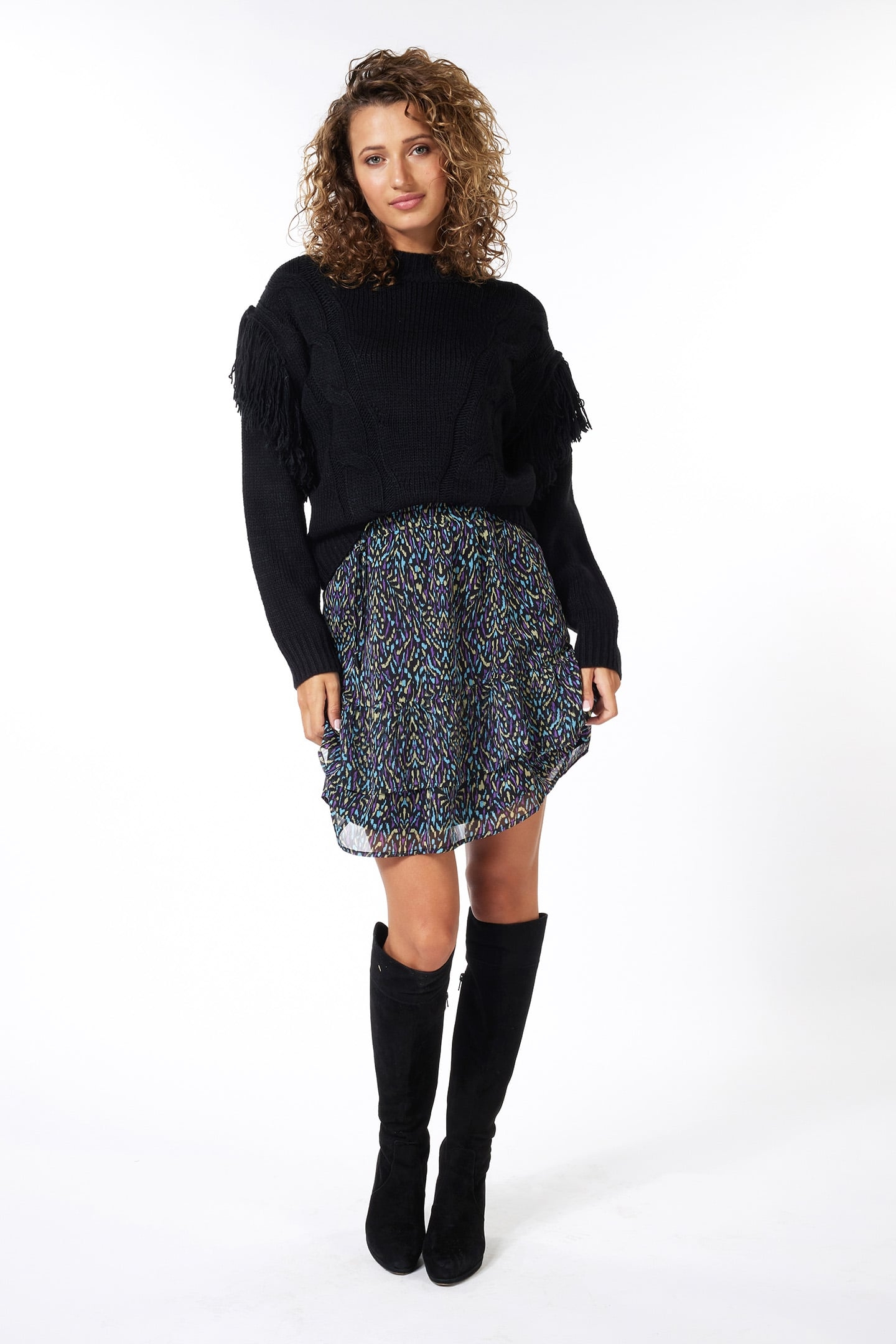 SWEATER CABLE & FRINGES BLACK 2