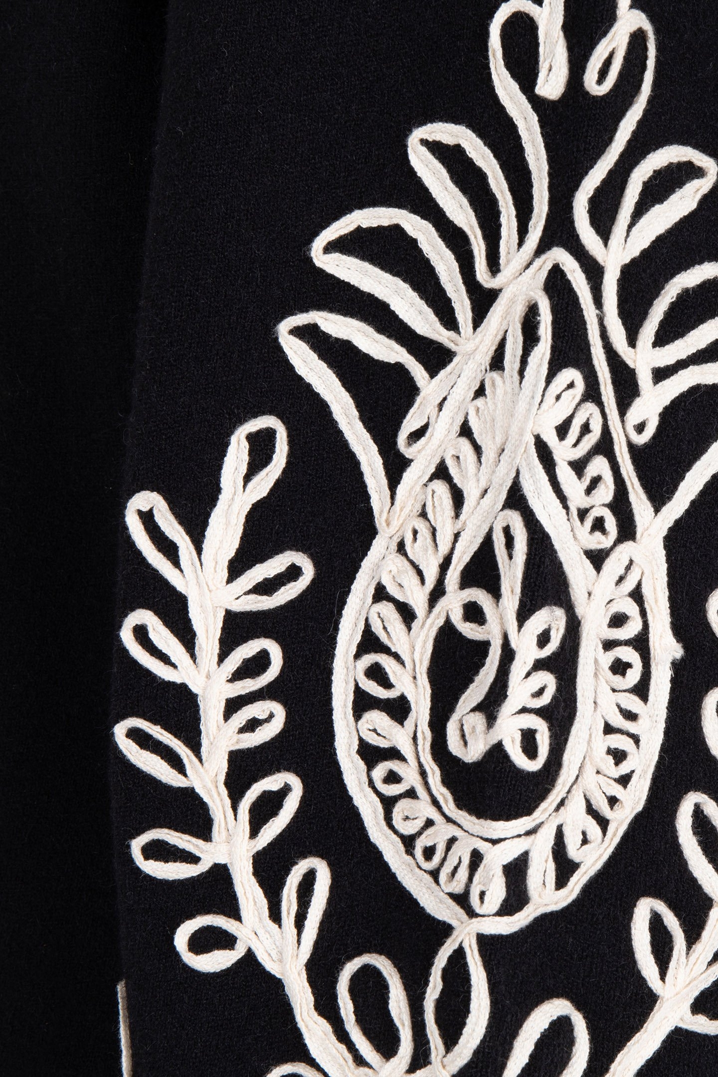 DRESS TAPE EMBROIDERY BLACK 7