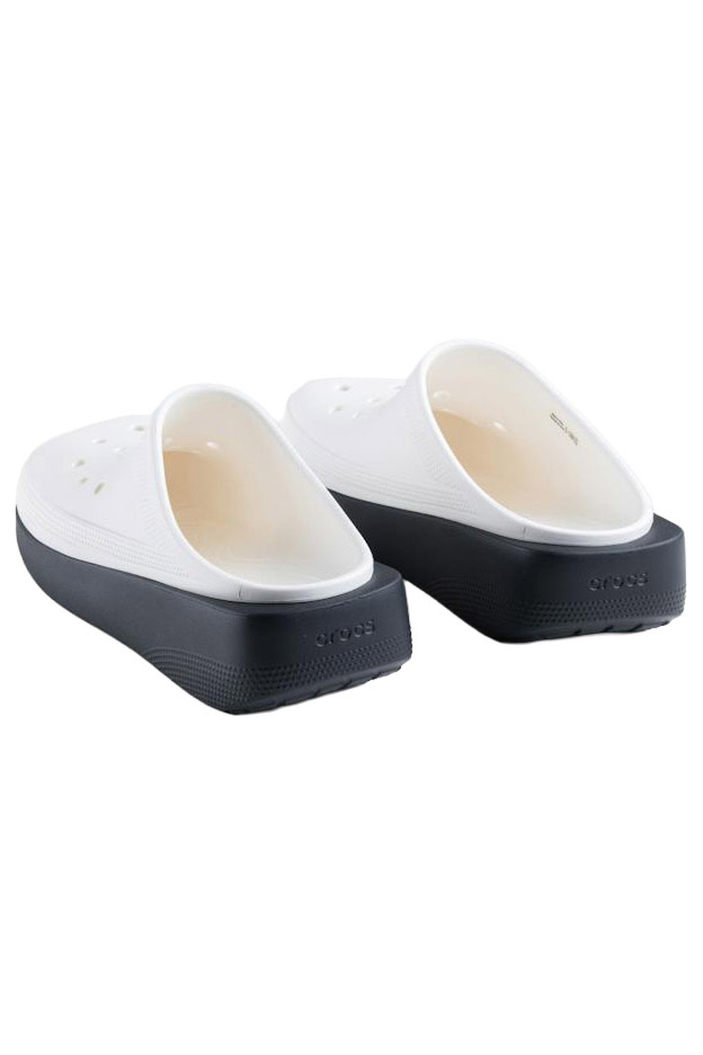 CROCS – BLUNT TOE BLOCKED CHALK 3