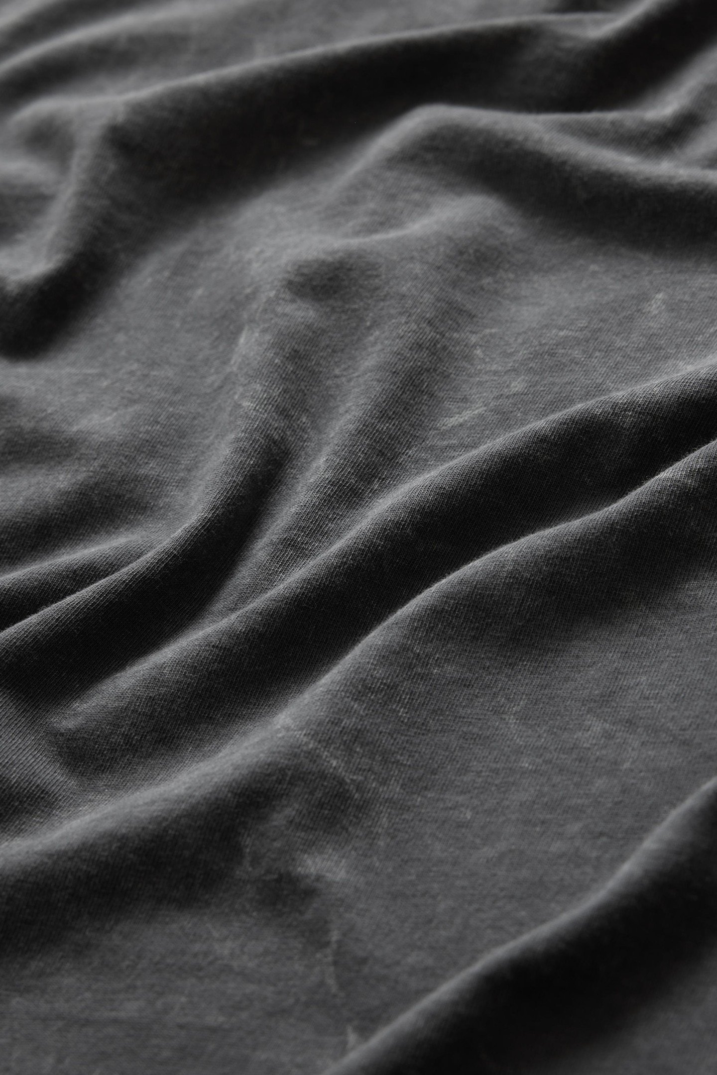 ENZO SS CREW IN MARBLE WASH IRON GREY 2